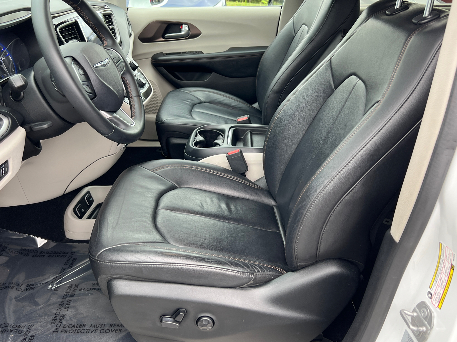 2017 Chrysler Pacifica Touring L 25