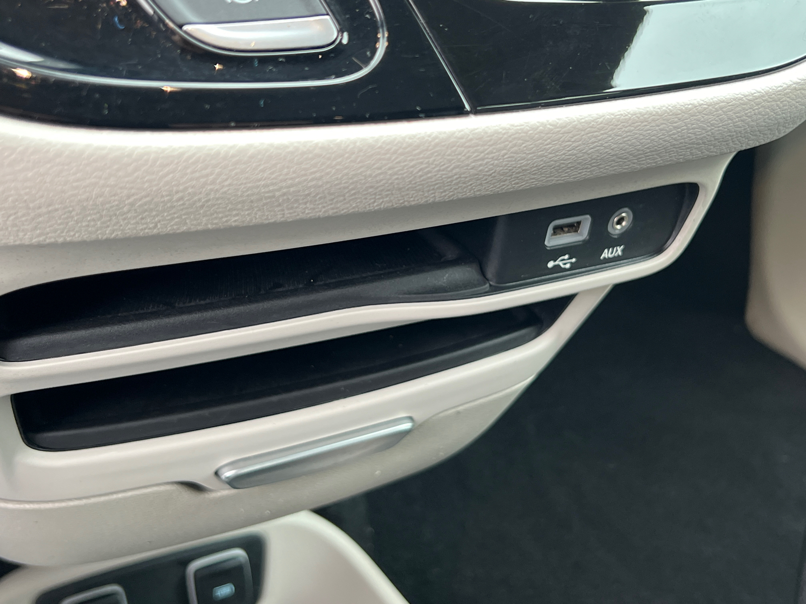 2017 Chrysler Pacifica Touring L 33