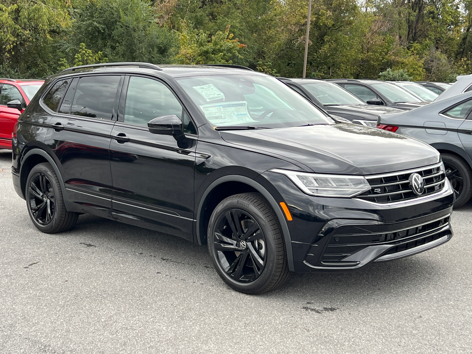 2024 Volkswagen Tiguan 2.0T SE R-Line Black 1