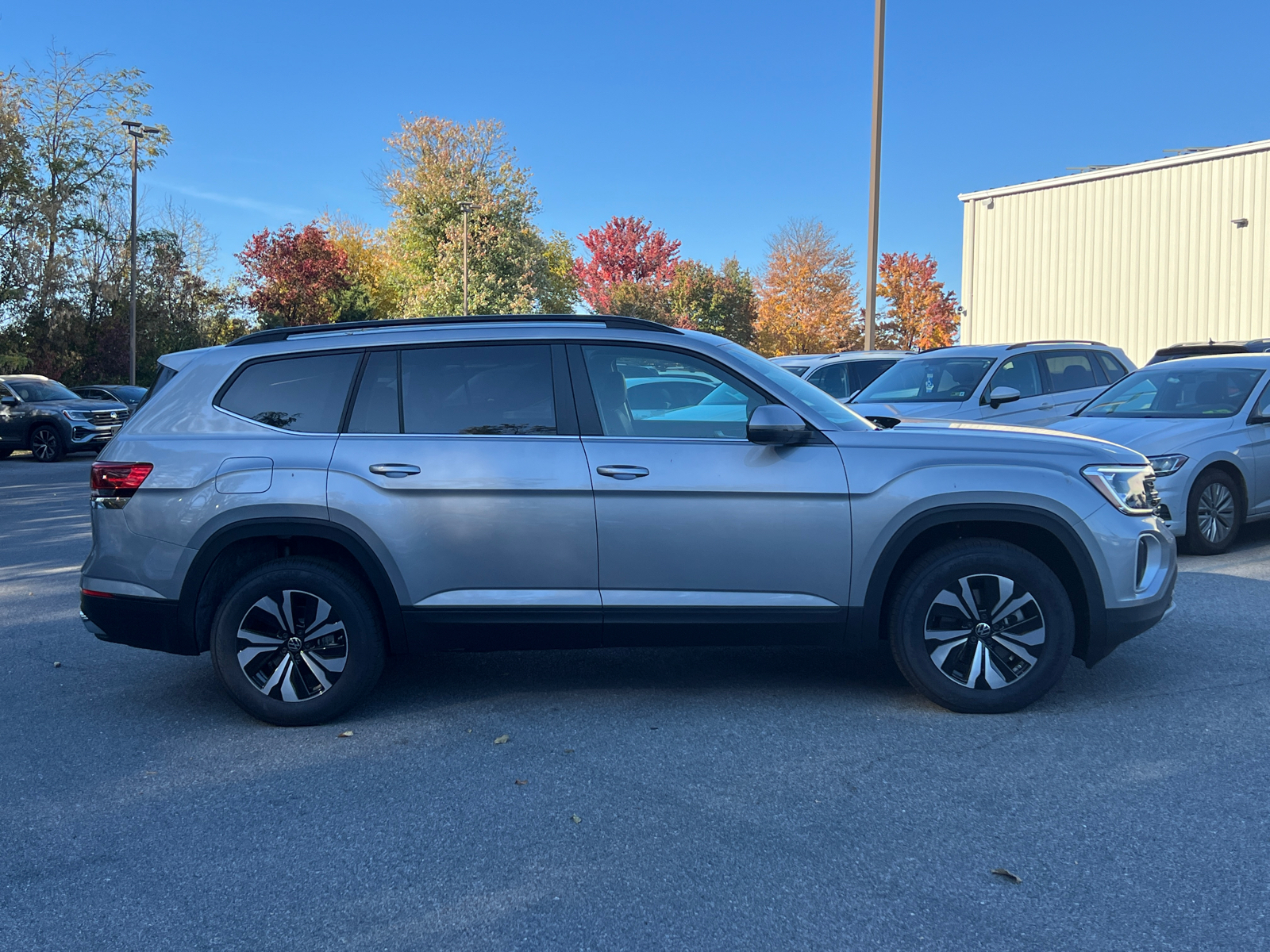 2024 Volkswagen Atlas 2.0T SE 2