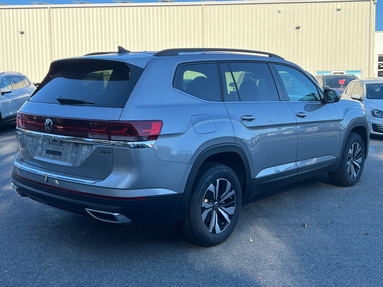 2024 Volkswagen Atlas 2.0T SE 3