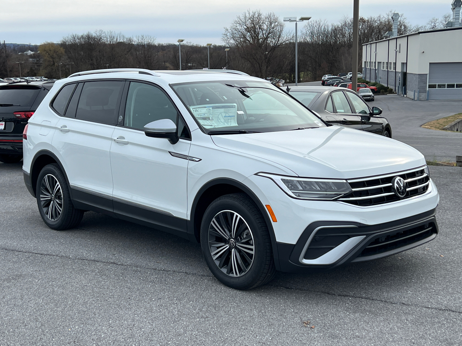 2024 Volkswagen Tiguan Wolfsburg 1