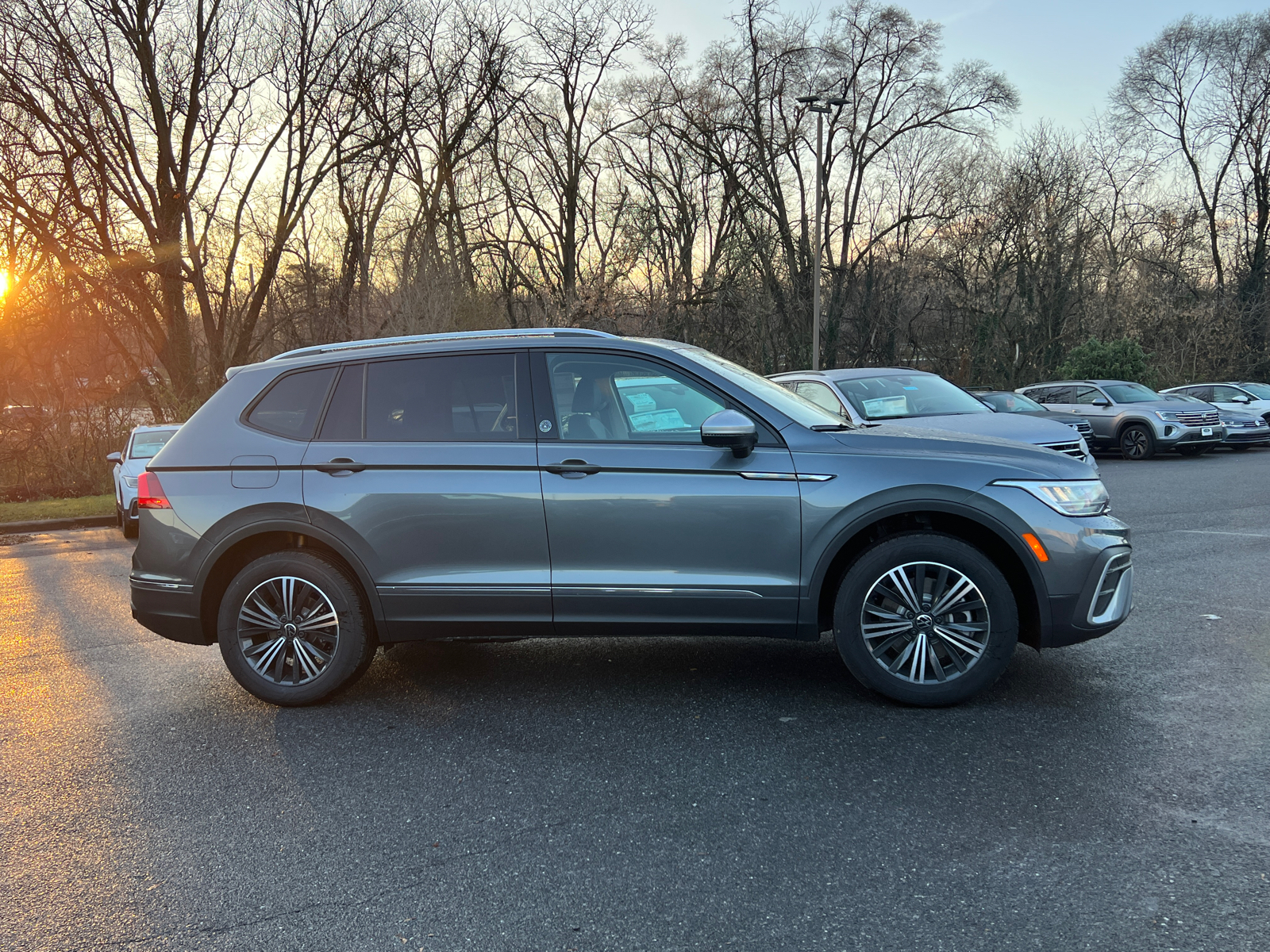 2024 Volkswagen Tiguan Wolfsburg 2