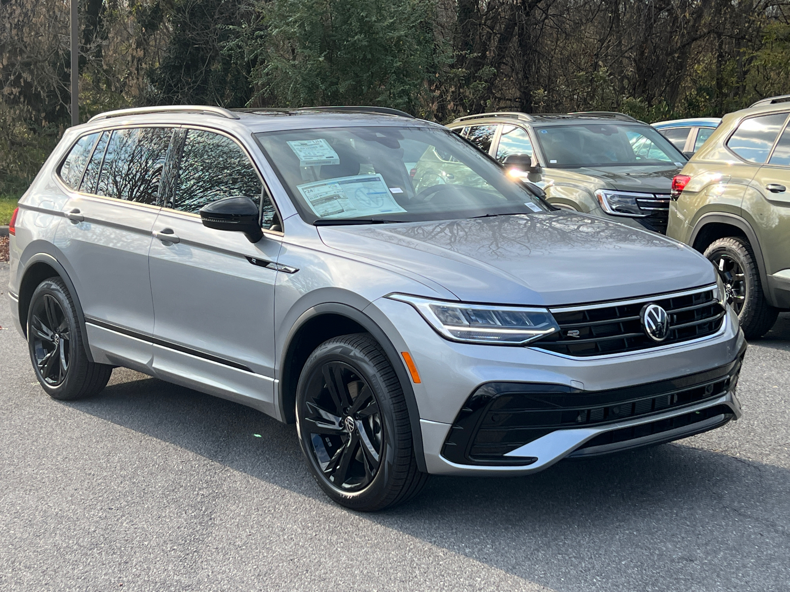 2024 Volkswagen Tiguan 2.0T SE R-Line Black 1