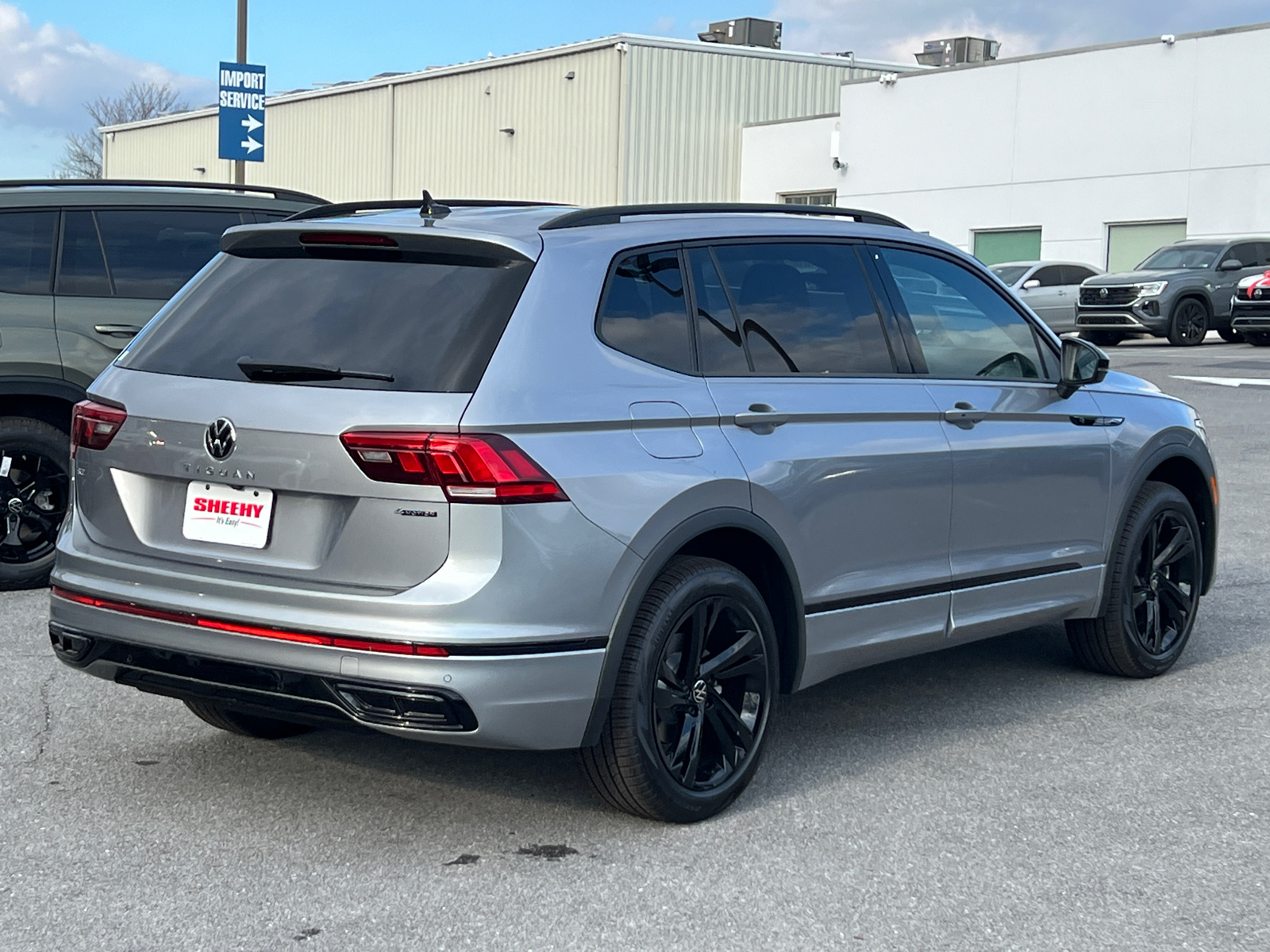 2024 Volkswagen Tiguan 2.0T SE R-Line Black 3