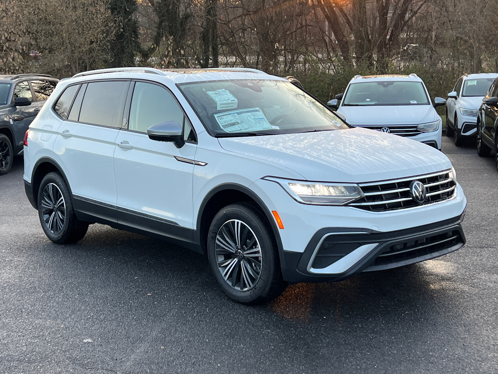 2024 Volkswagen Tiguan Wolfsburg 1