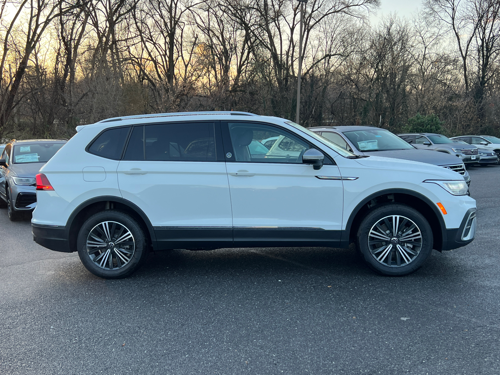 2024 Volkswagen Tiguan Wolfsburg 2