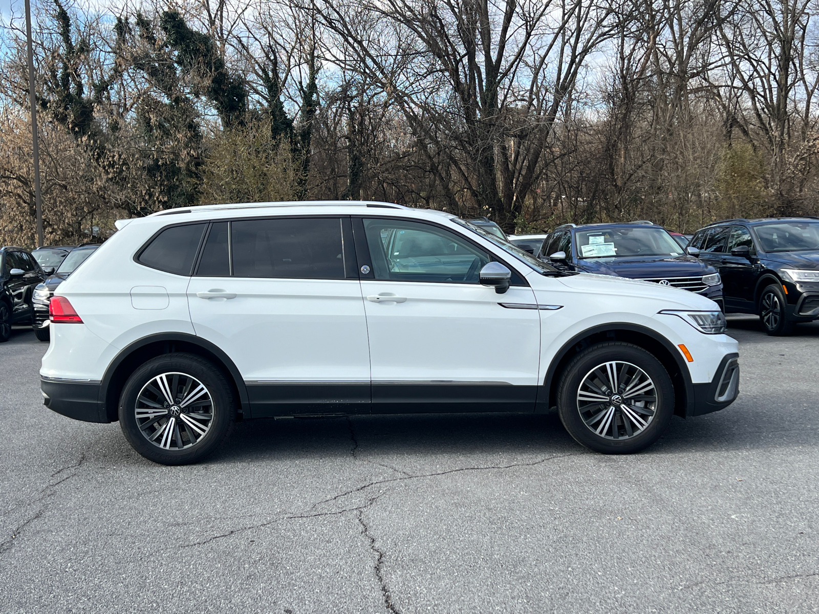 2024 Volkswagen Tiguan Wolfsburg 2