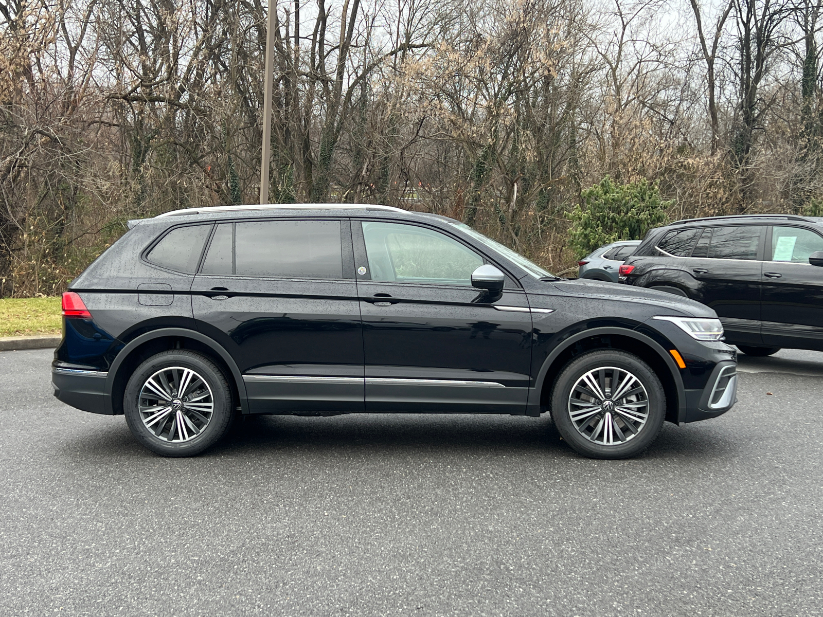 2024 Volkswagen Tiguan Wolfsburg 2