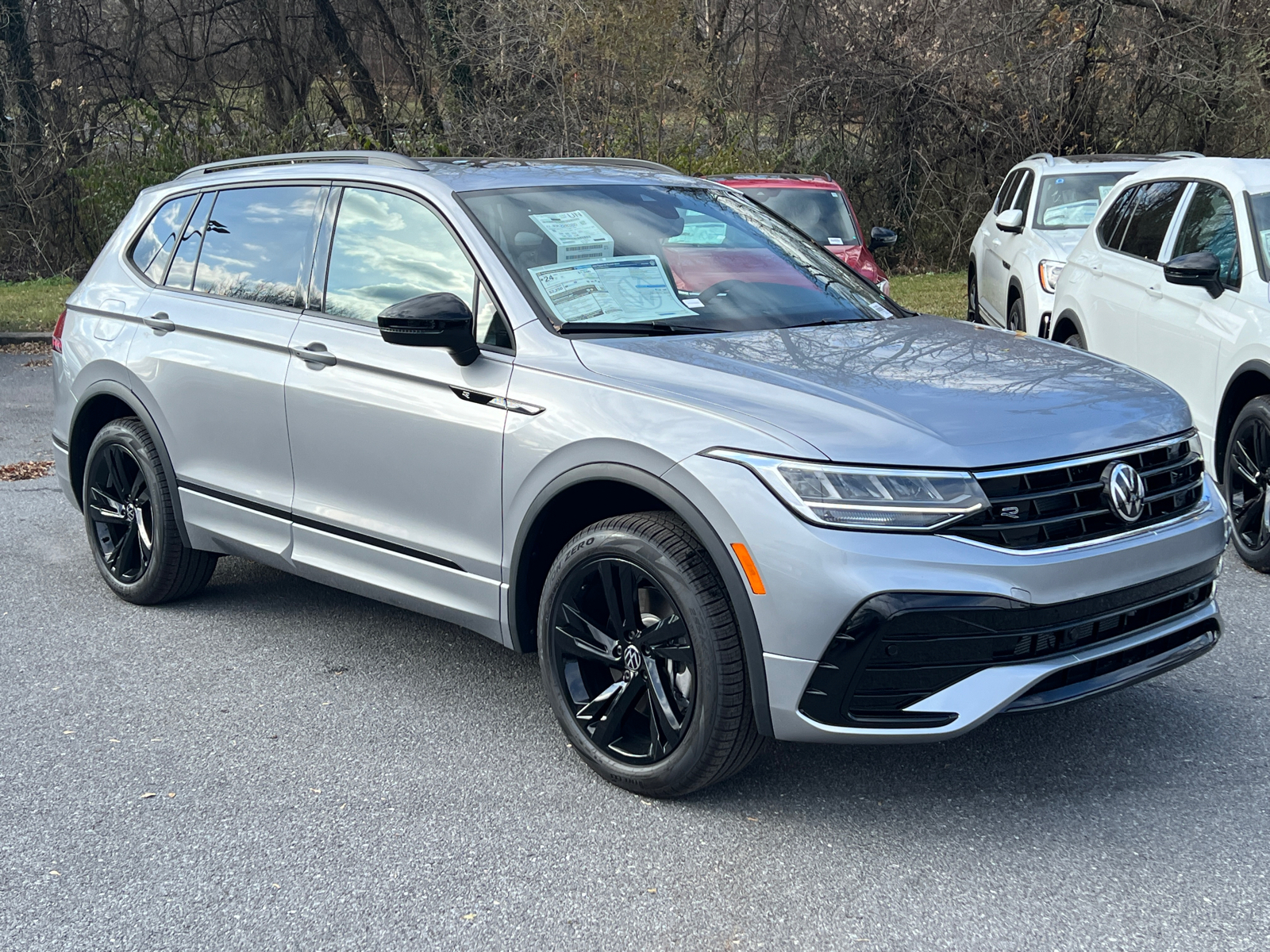 2024 Volkswagen Tiguan 2.0T SE R-Line Black 1