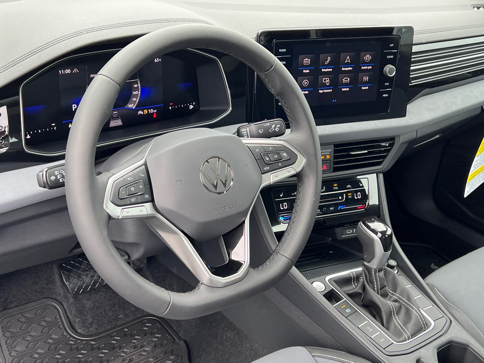 2025 Volkswagen Jetta 1.5T SE 11