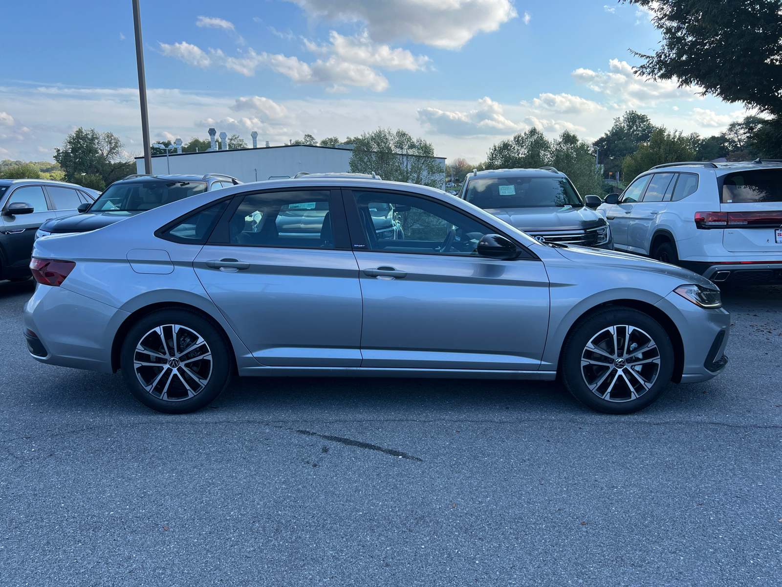 2025 Volkswagen Jetta 1.5T Sport 2