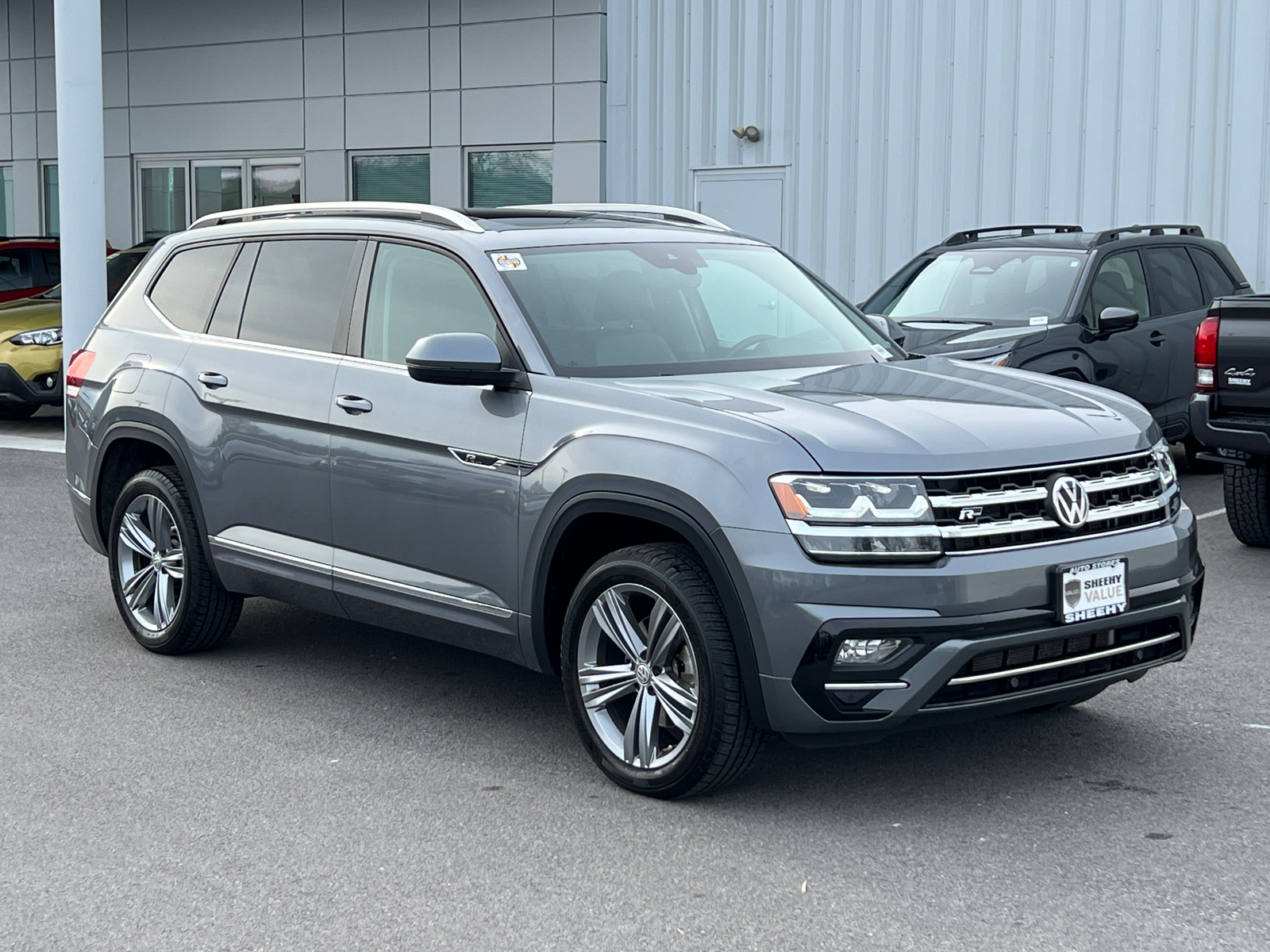 2019 Volkswagen Atlas 3.6L V6 SEL R-Line 1