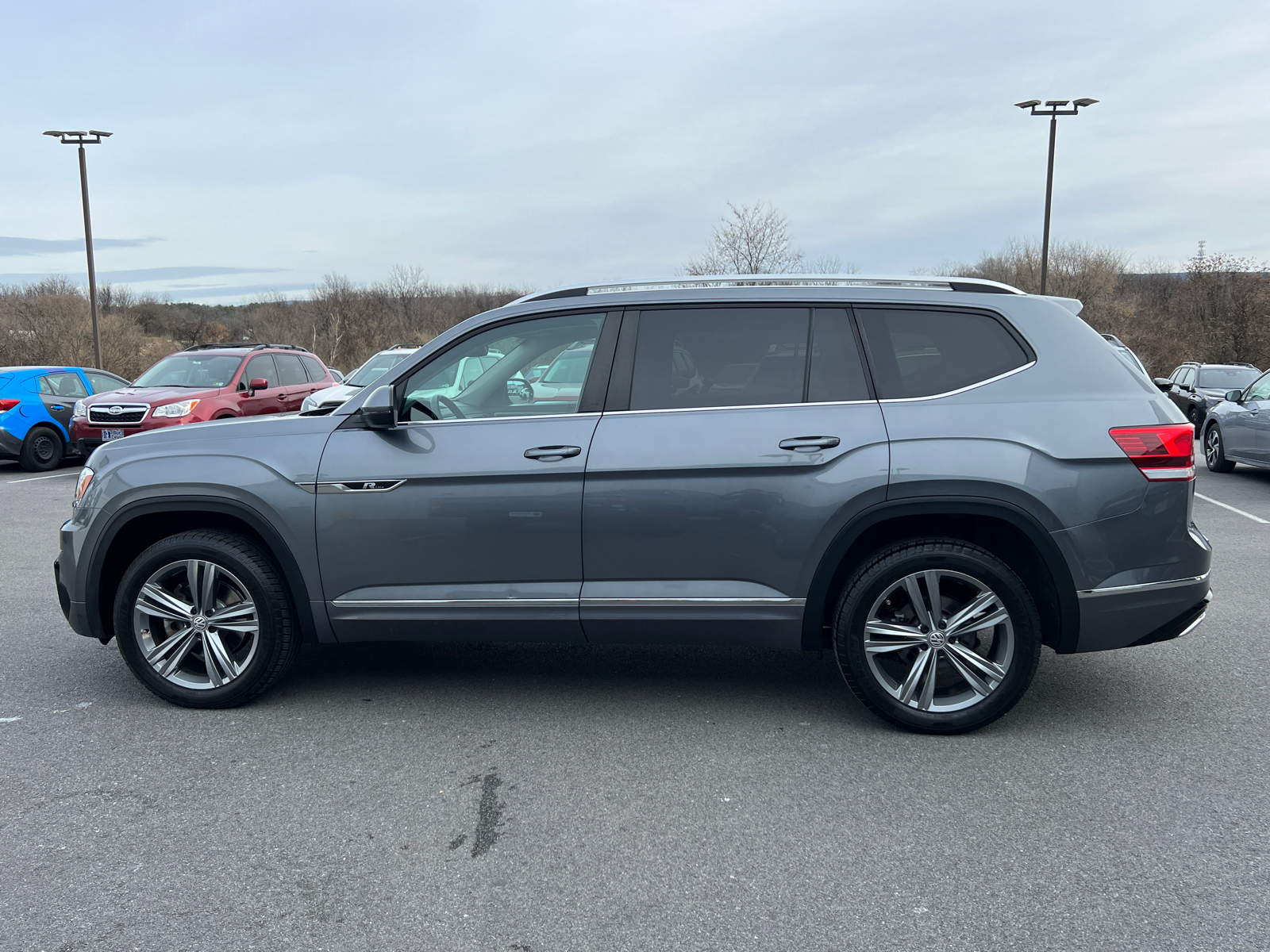 2019 Volkswagen Atlas 3.6L V6 SEL R-Line 3