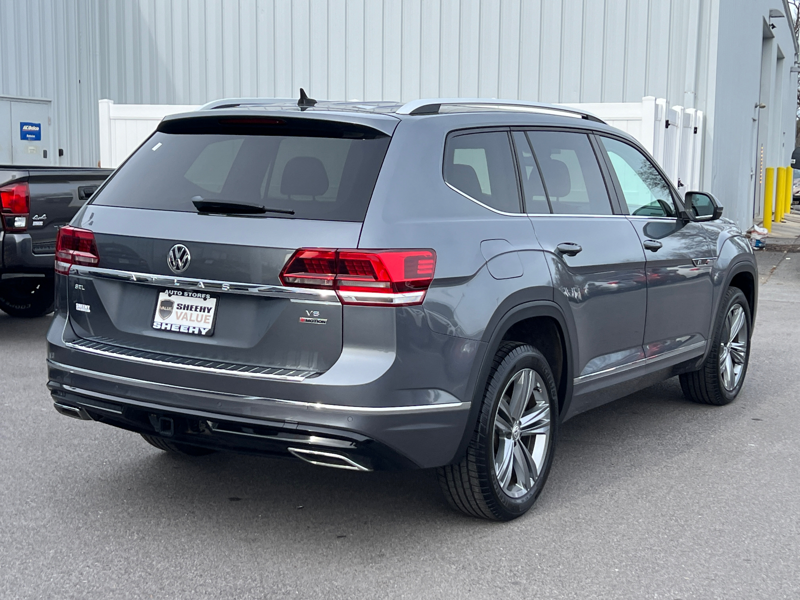 2019 Volkswagen Atlas 3.6L V6 SEL R-Line 5