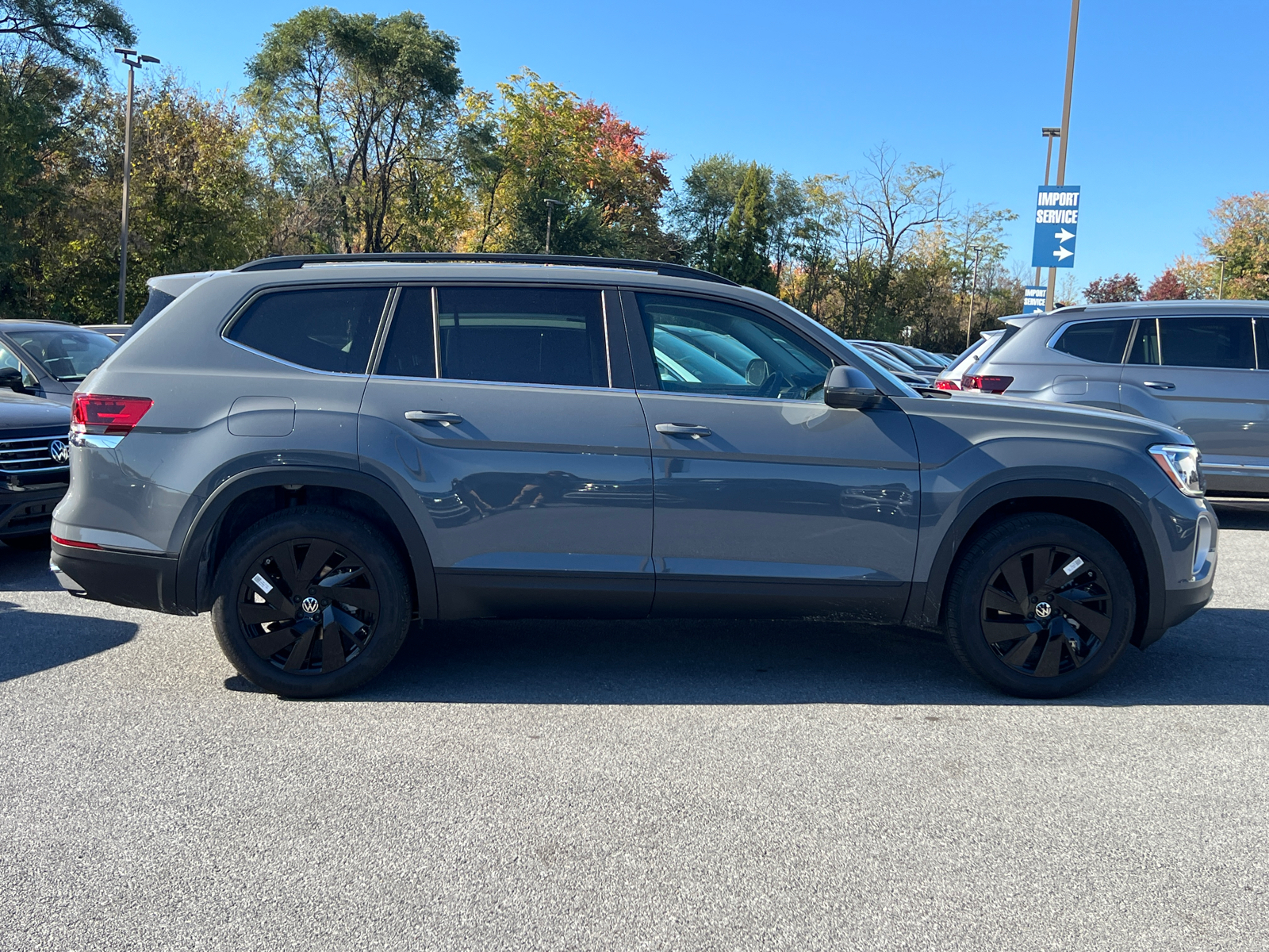 2025 Volkswagen Atlas 2.0T SE w/Technology 2