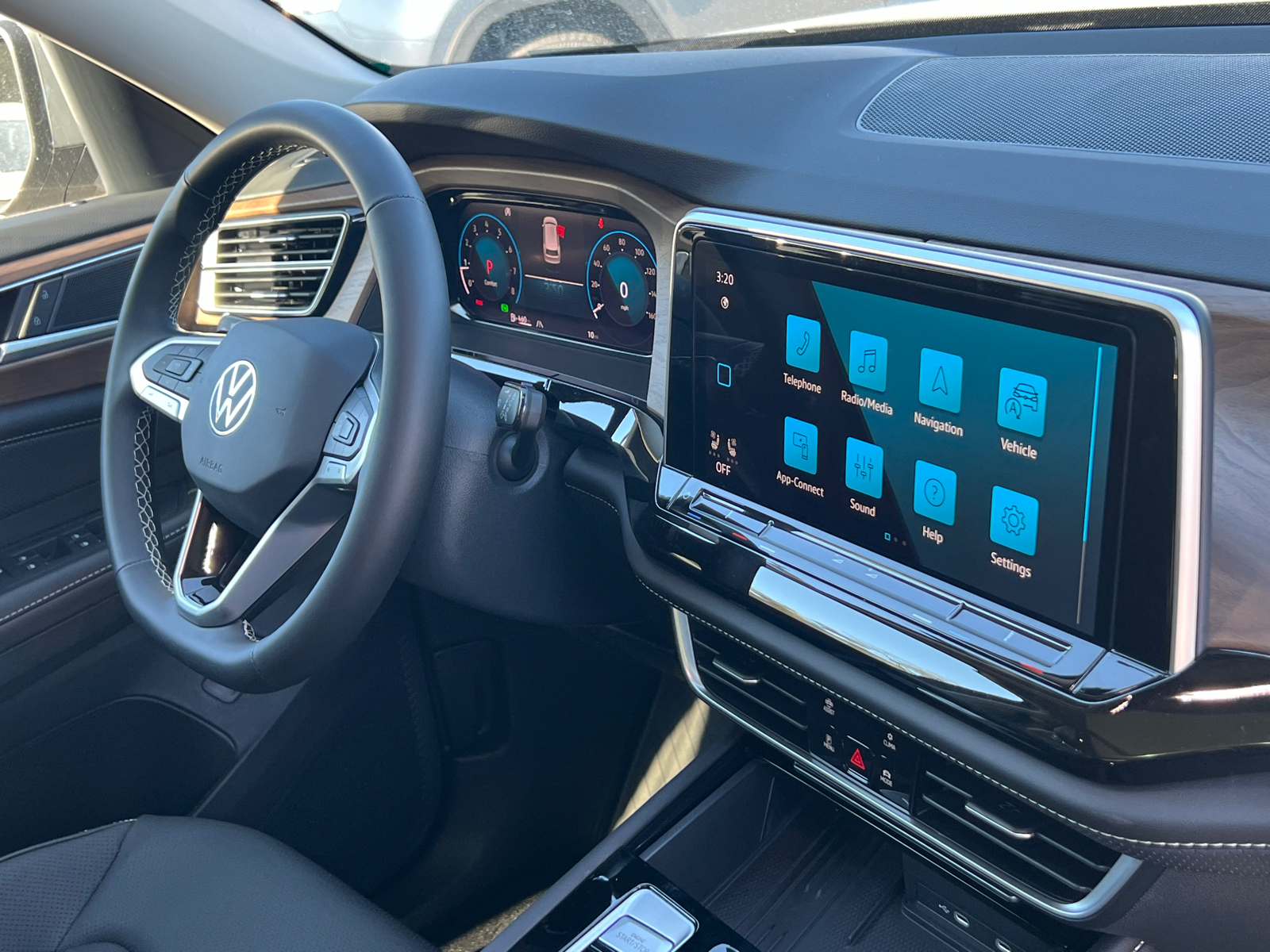 2025 Volkswagen Atlas 2.0T SE w/Technology 5