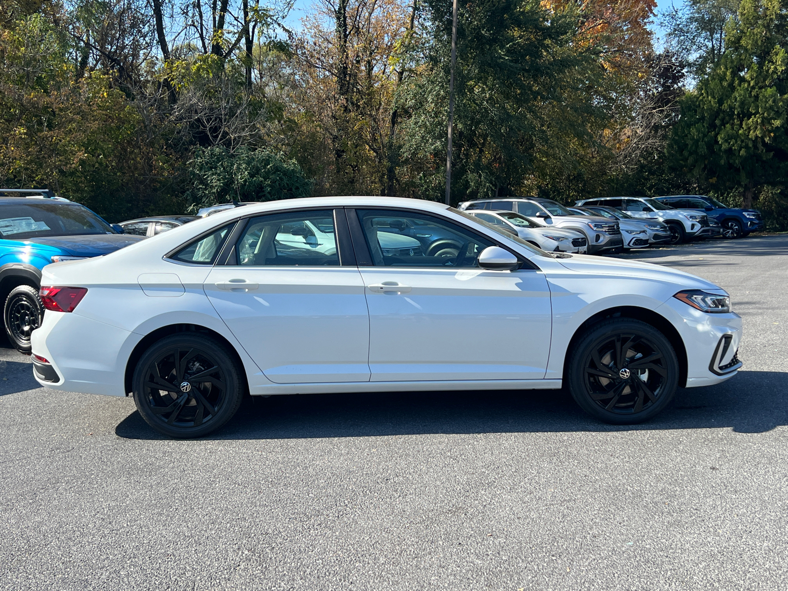 2025 Volkswagen Jetta 1.5T SE 2