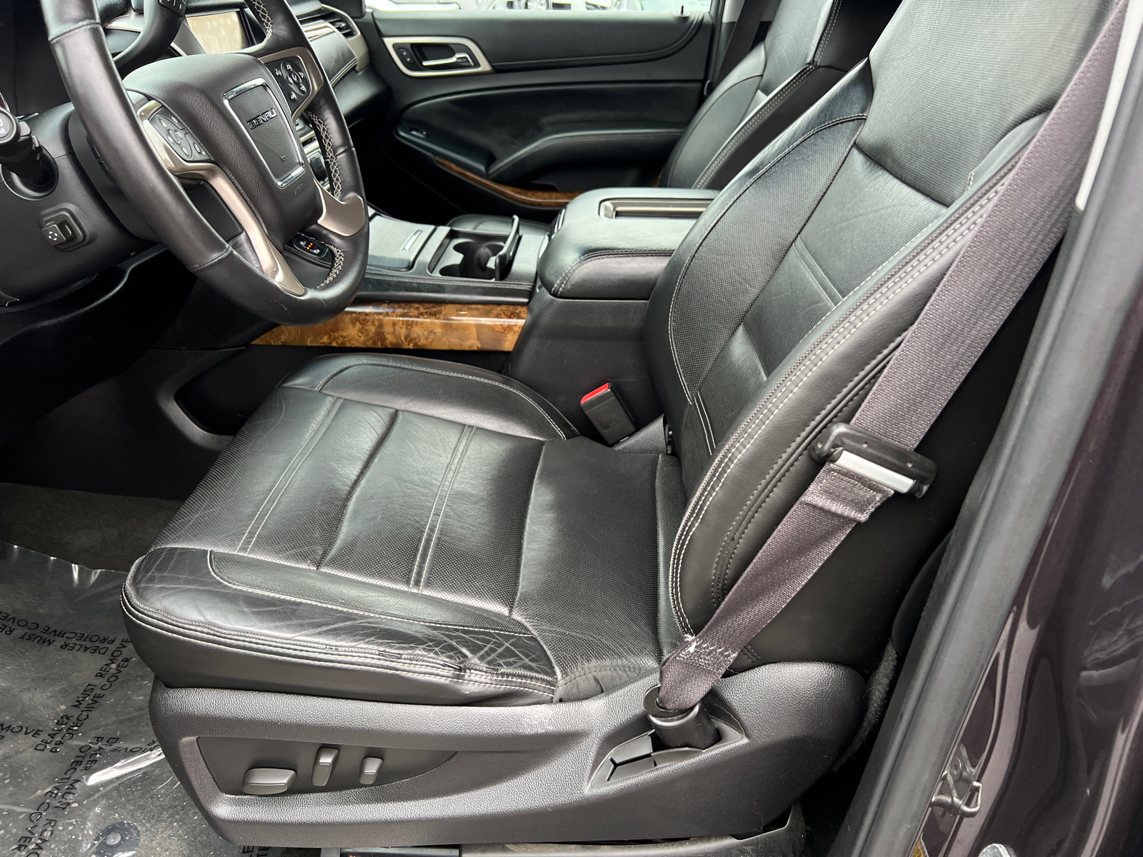 2015 GMC Yukon XL Denali 27