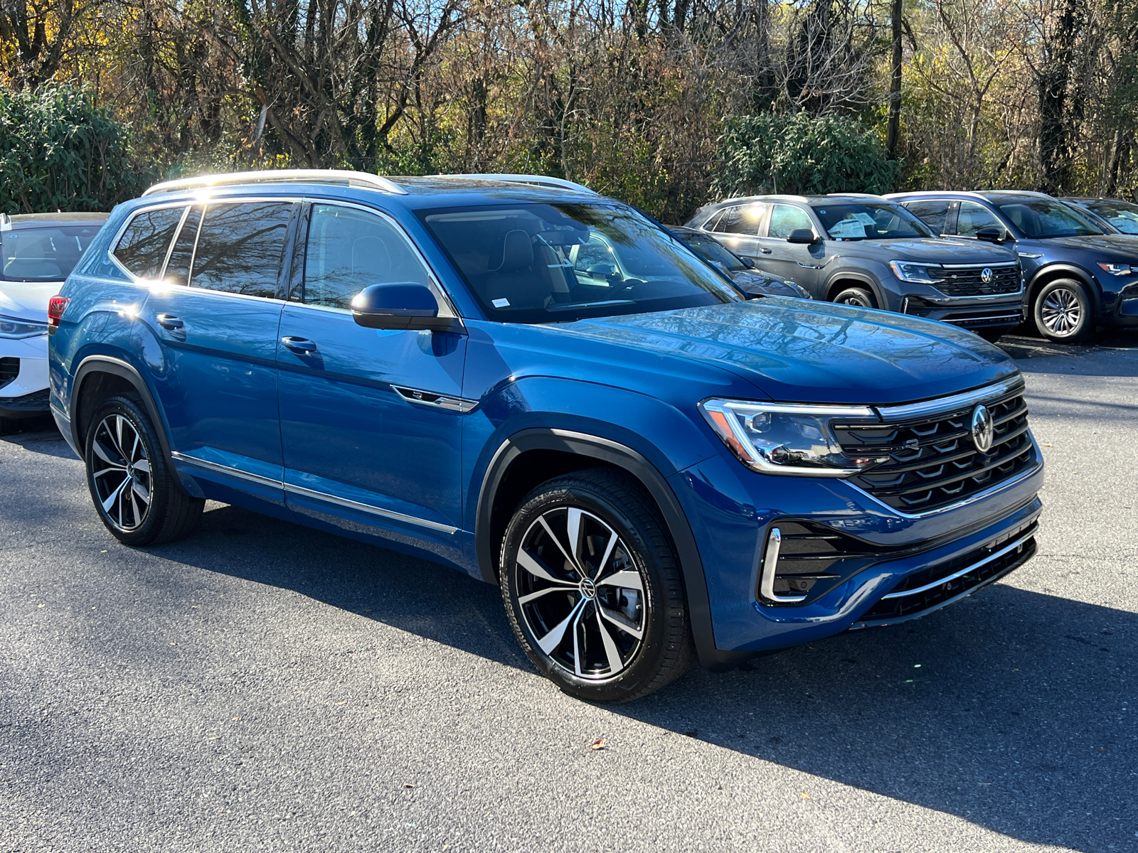 2025 Volkswagen Atlas 2.0T SEL Premium R-Line 1