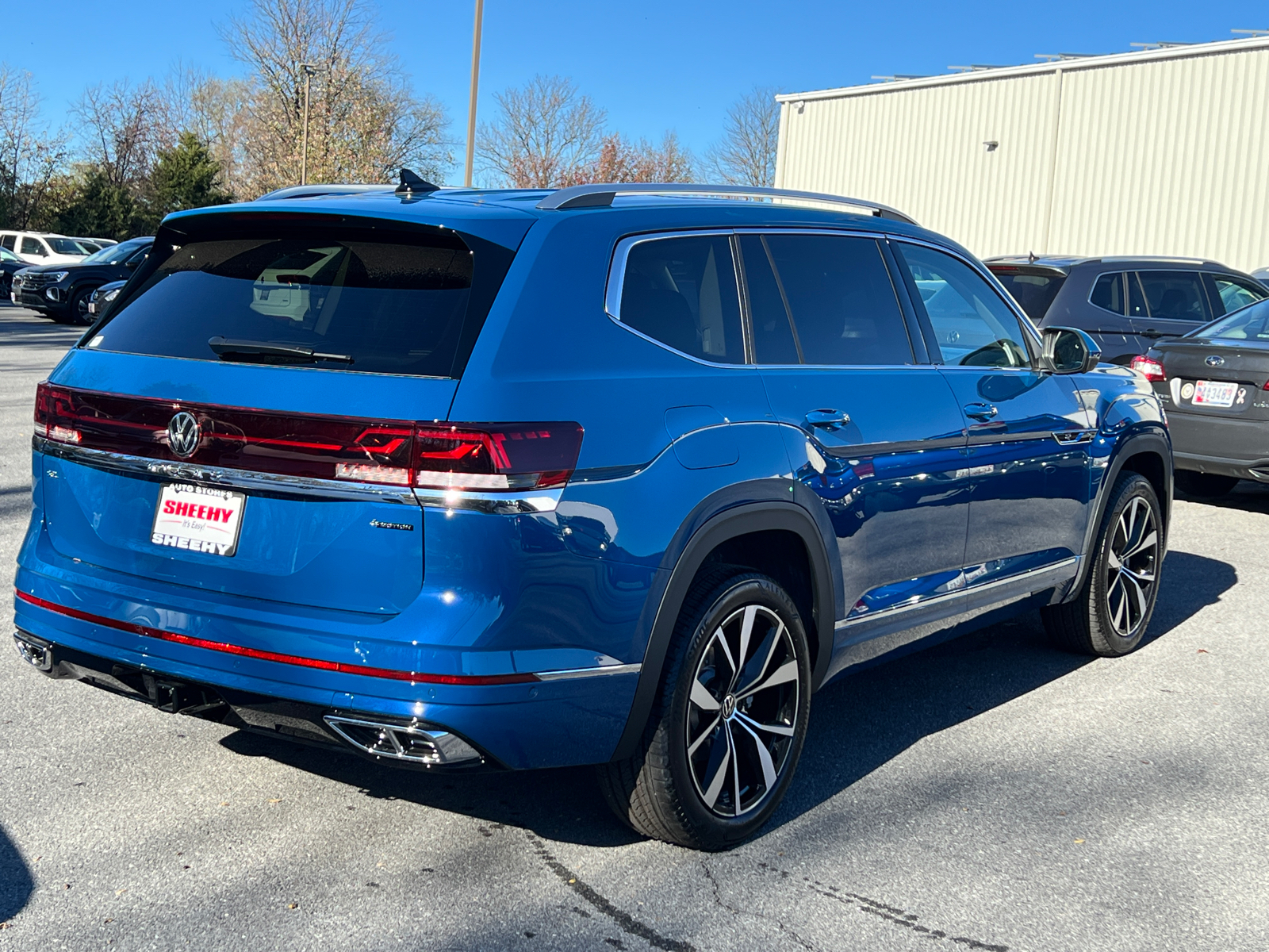 2025 Volkswagen Atlas 2.0T SEL Premium R-Line 3