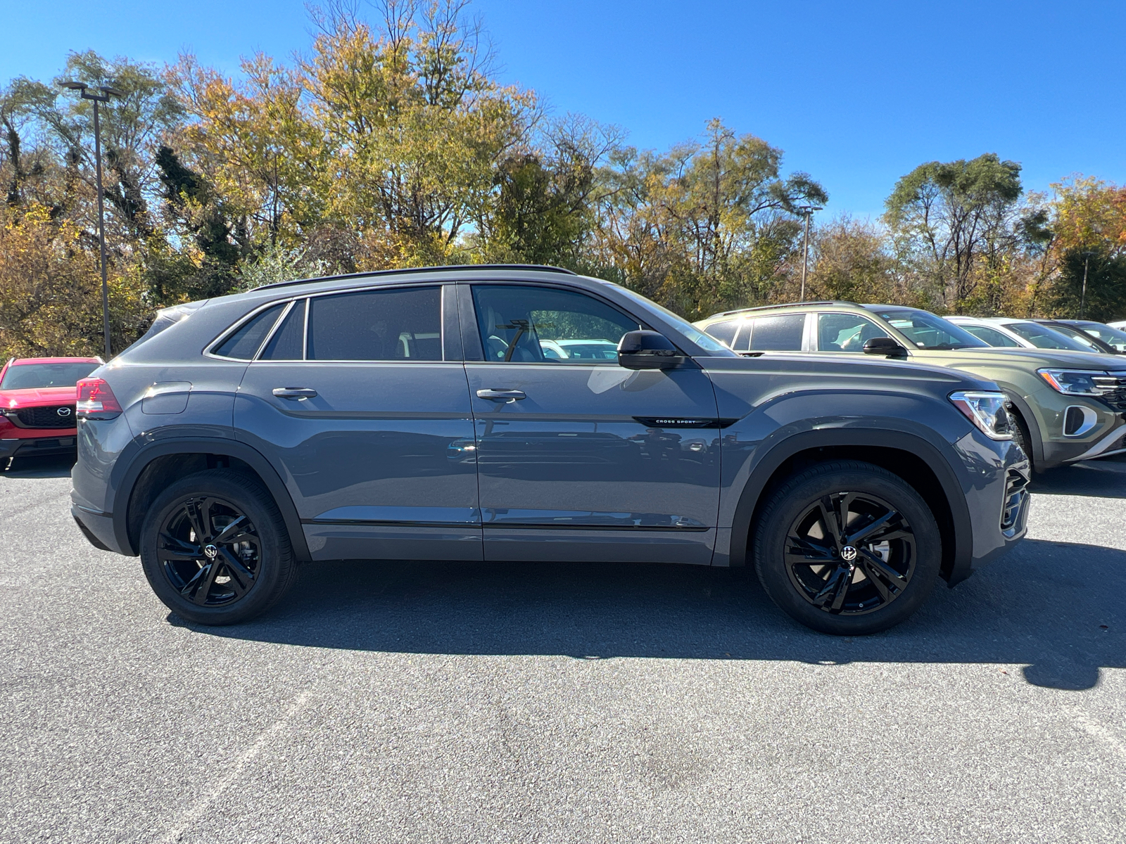 2025 Volkswagen Atlas Cross Sport 2.0T SEL R-Line 2