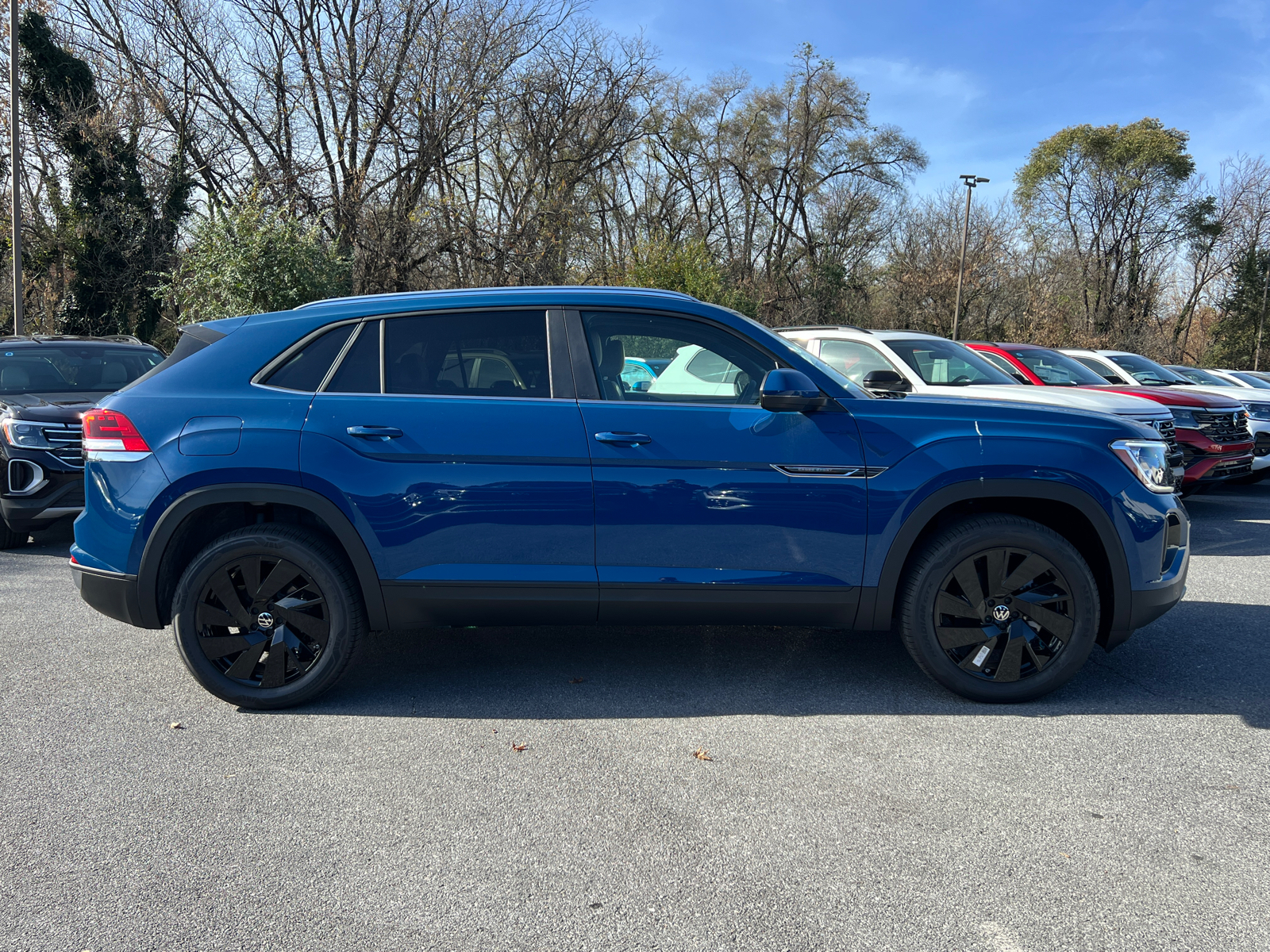 2025 Volkswagen Atlas Cross Sport 2.0T SE w/Technology 2