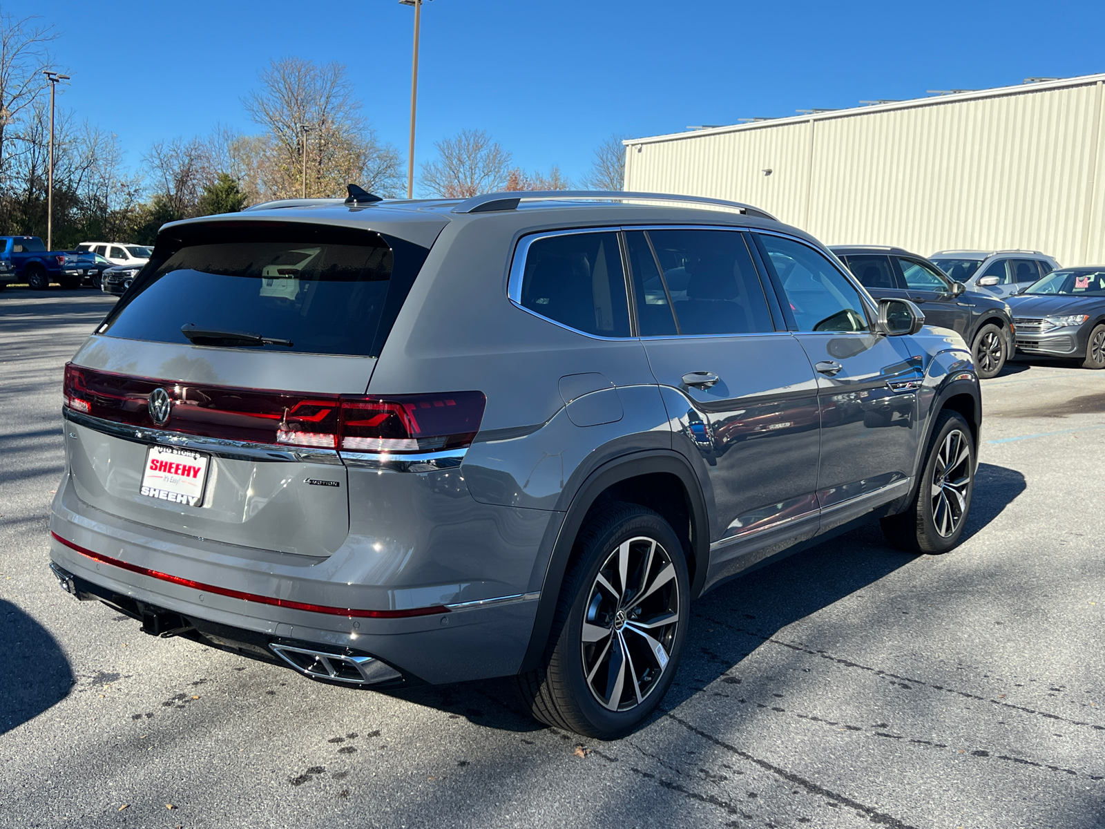 2025 Volkswagen Atlas 2.0T SEL Premium R-Line 3