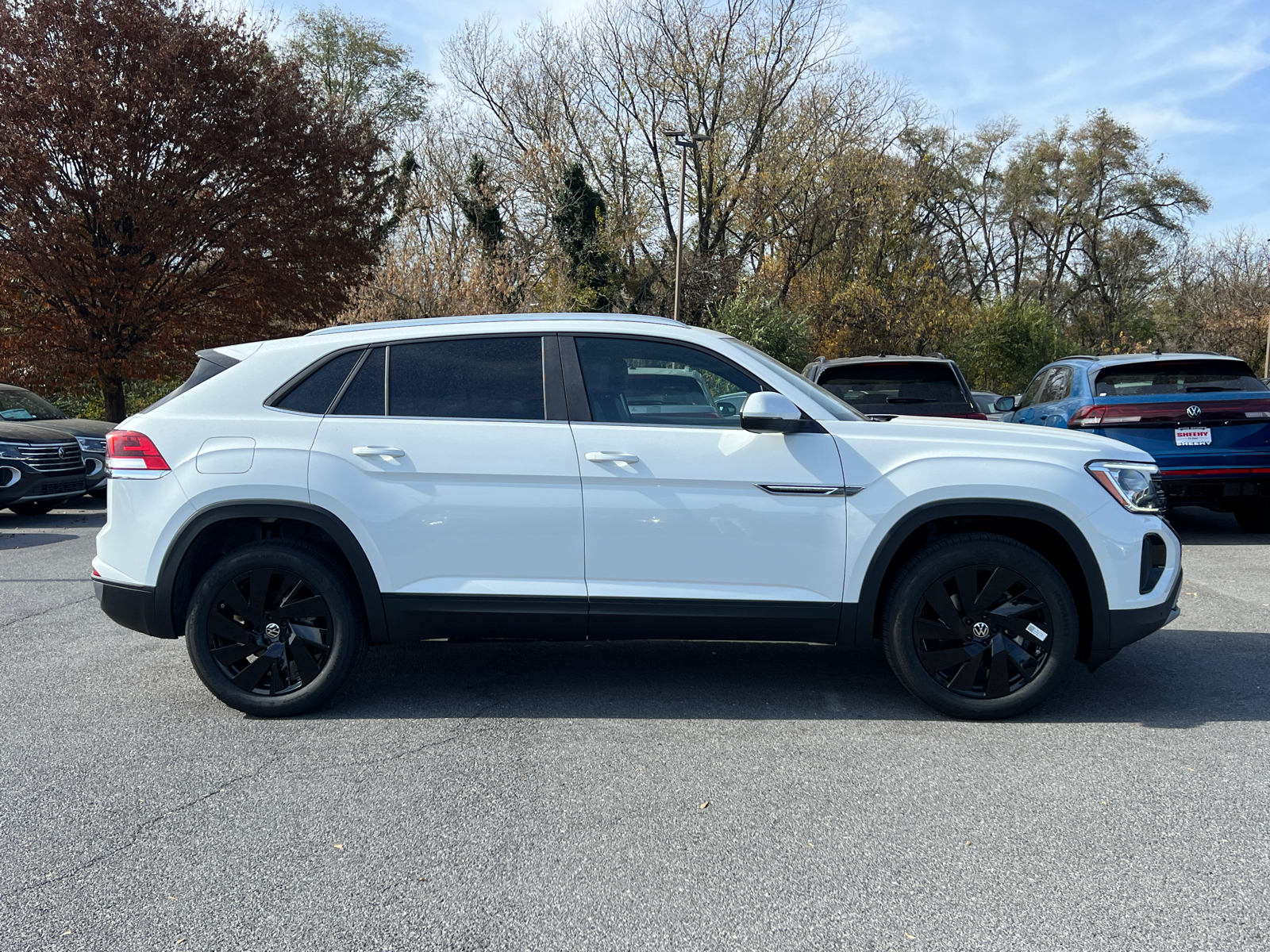 2025 Volkswagen Atlas Cross Sport 2.0T SE w/Technology 2