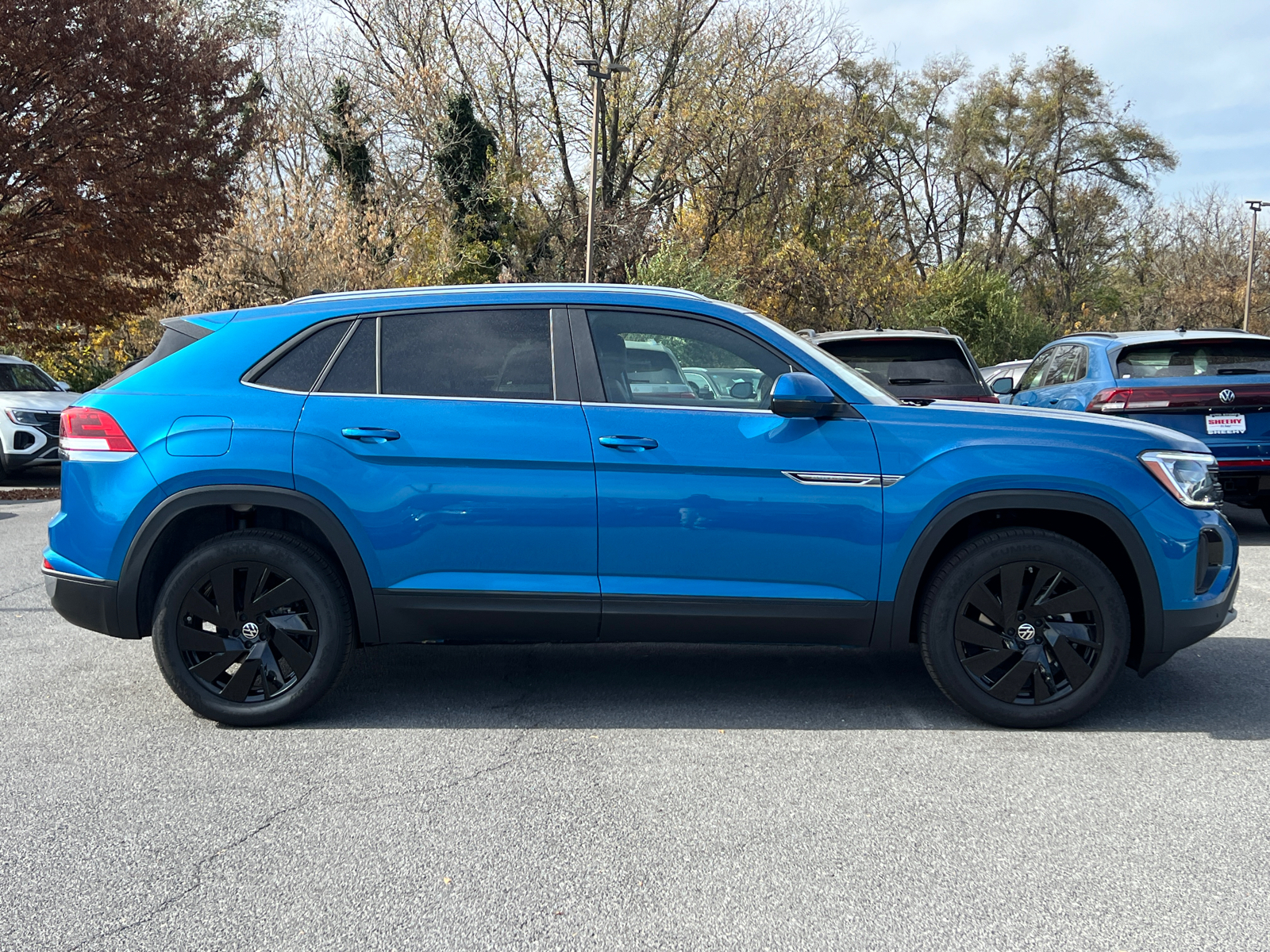 2025 Volkswagen Atlas Cross Sport 2.0T SE w/Technology 2