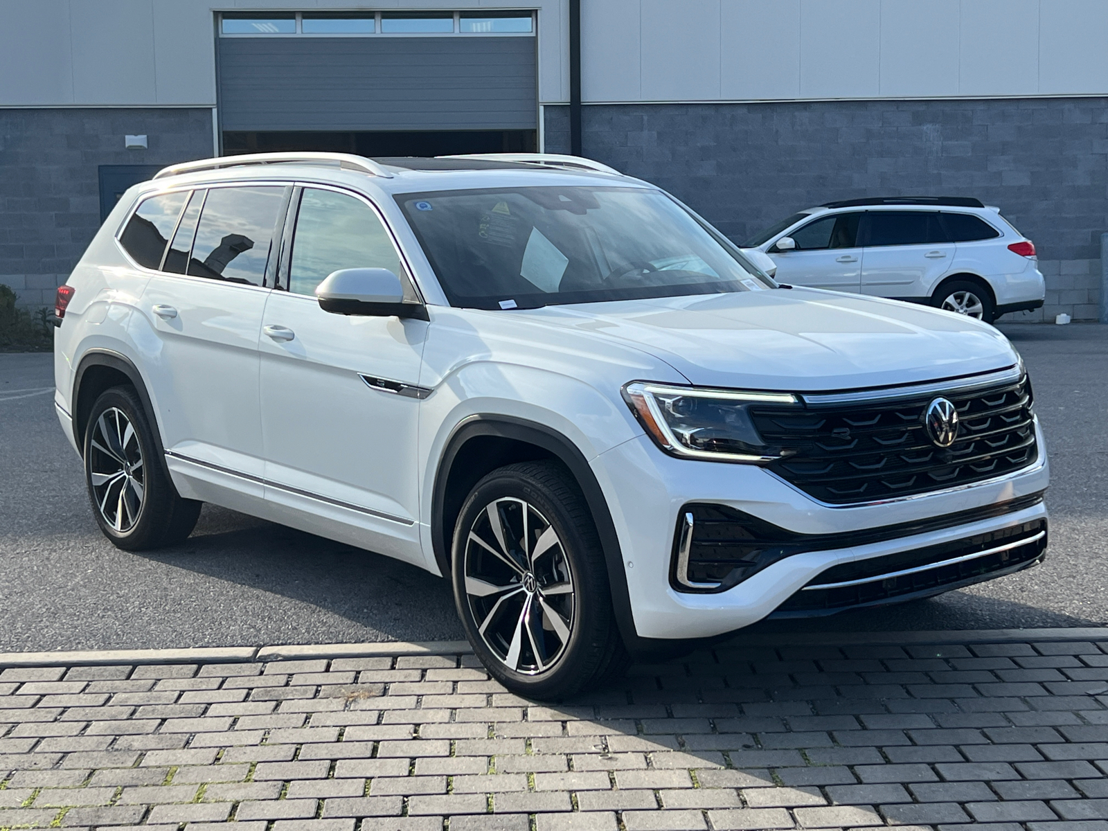 2025 Volkswagen Atlas 2.0T SEL Premium R-Line 1