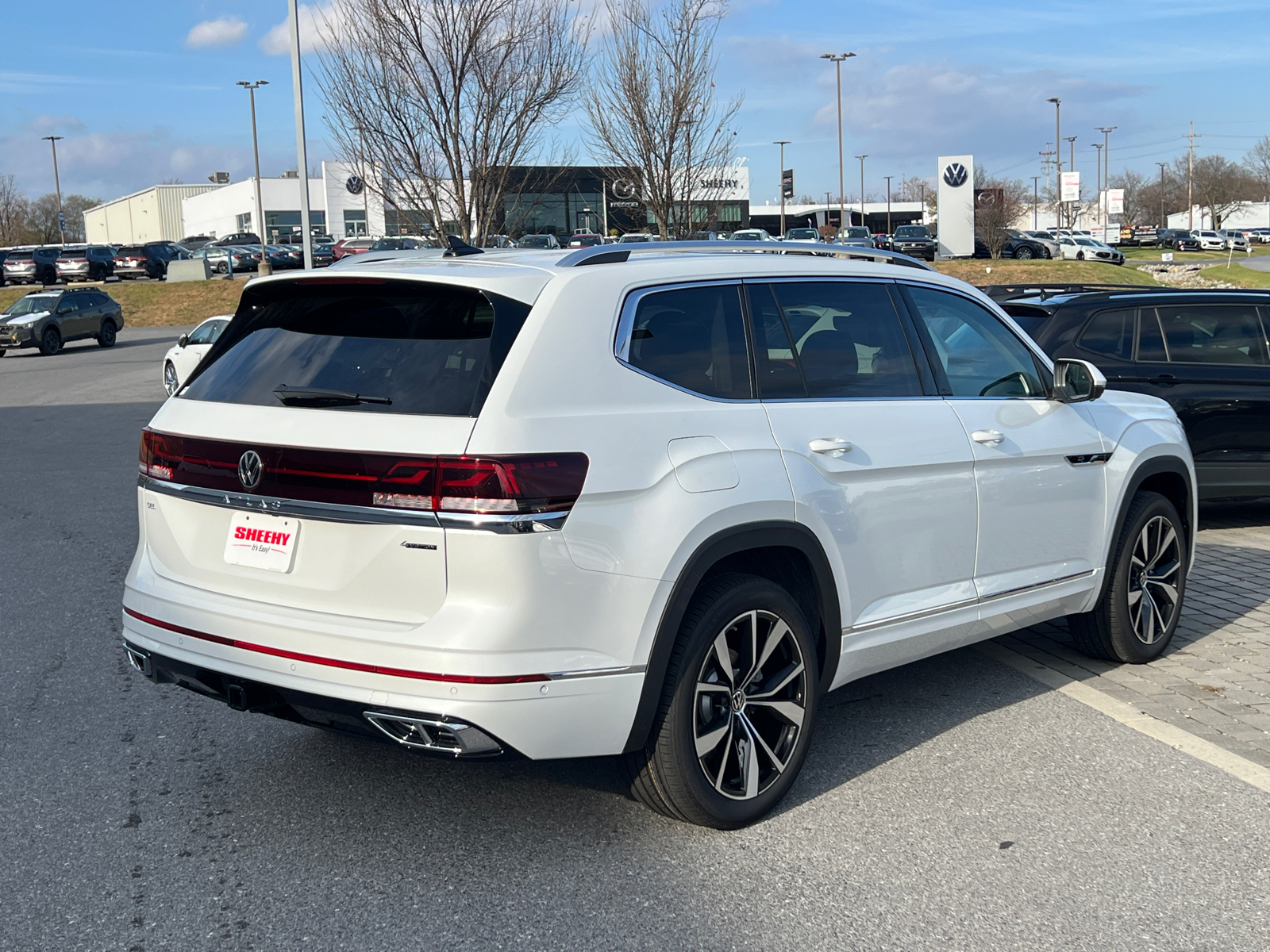 2025 Volkswagen Atlas 2.0T SEL Premium R-Line 3