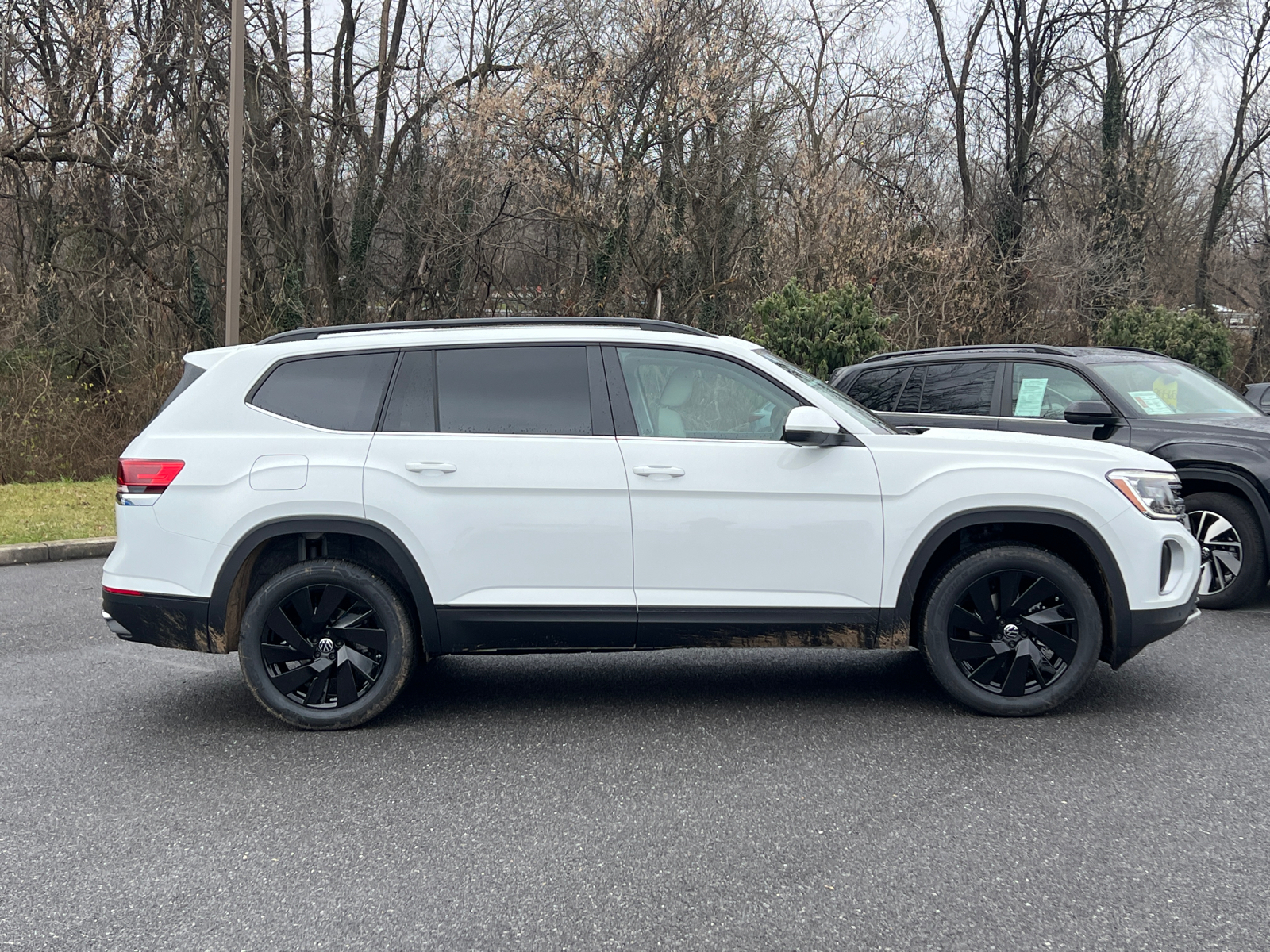 2025 Volkswagen Atlas 2.0T SE w/Technology 2