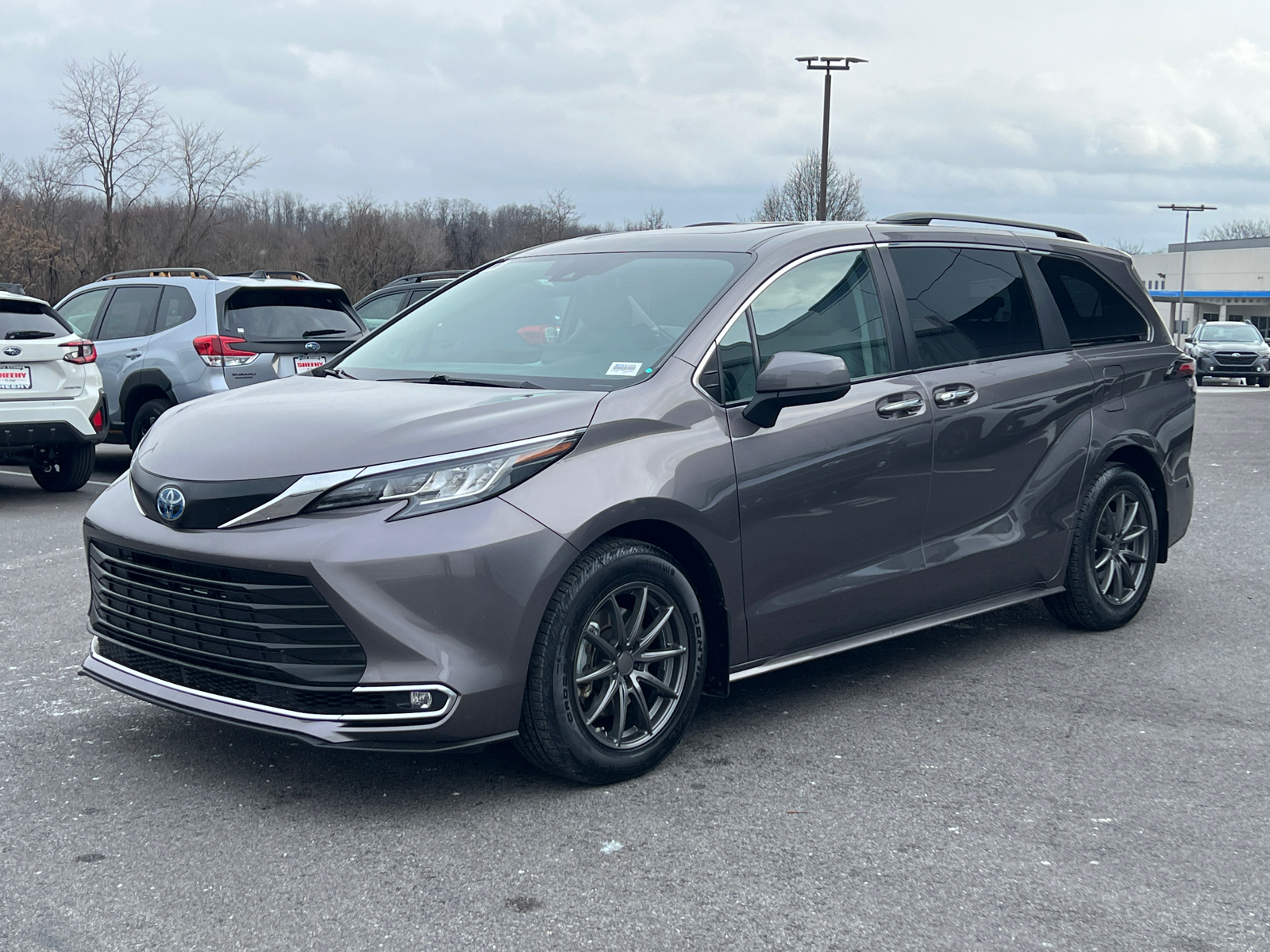 2022 Toyota Sienna XLE 2