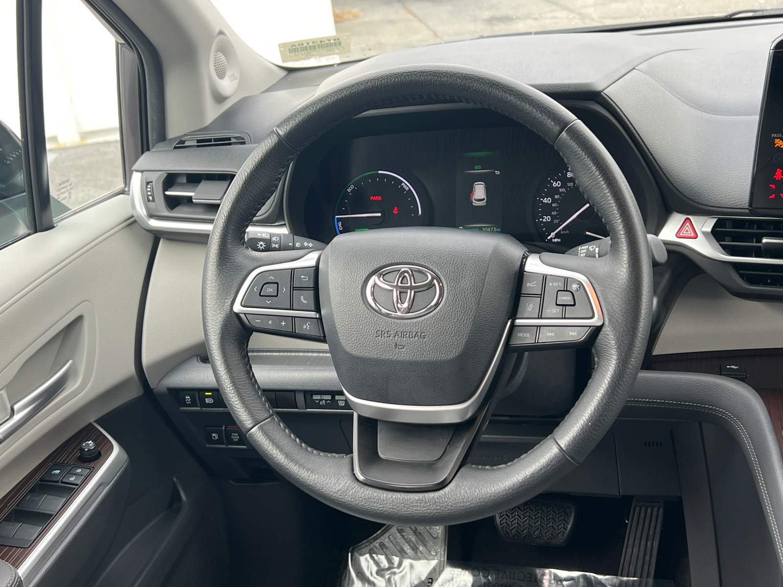 2022 Toyota Sienna XLE 21