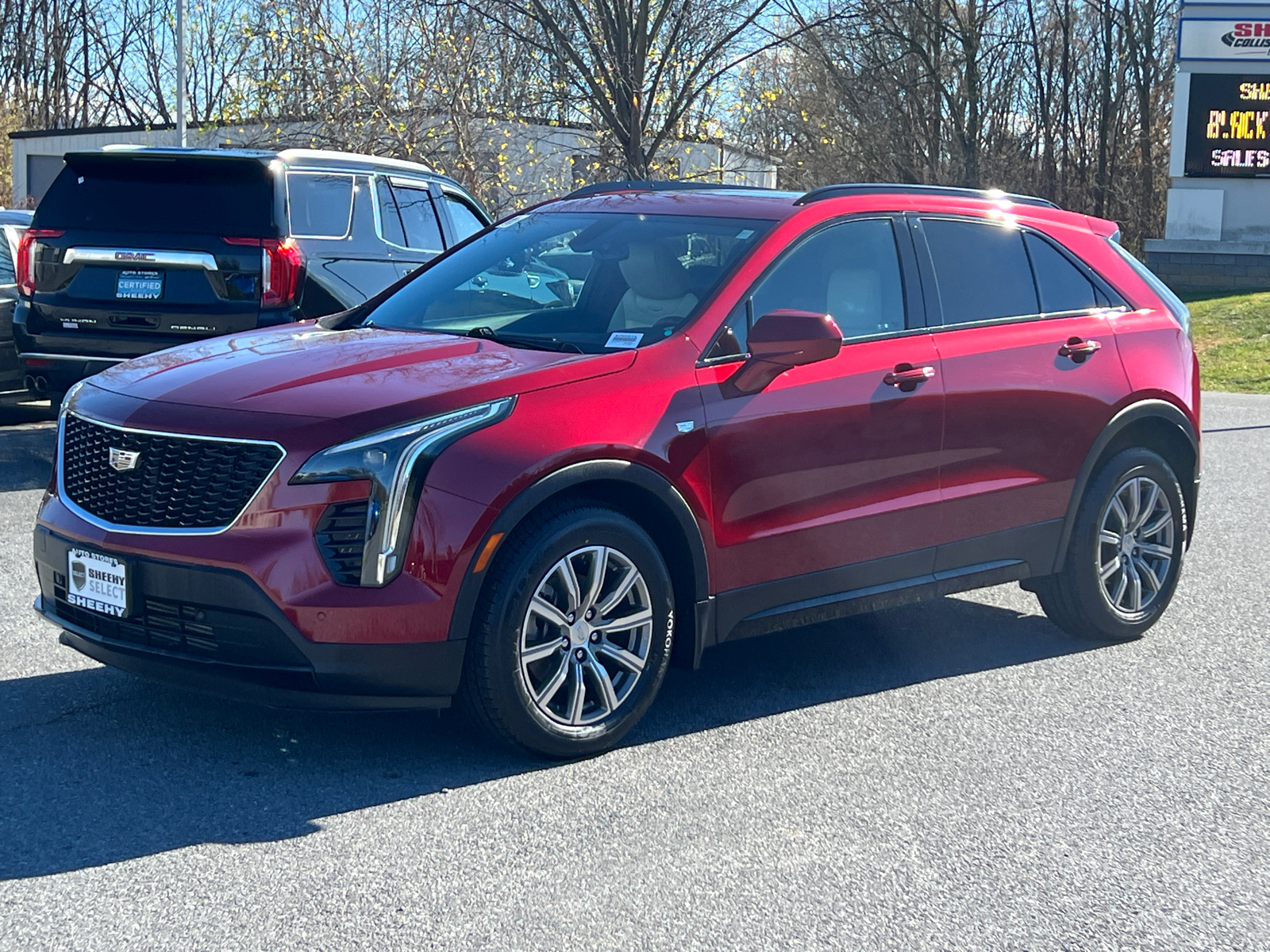 2019 Cadillac XT4 Sport 2