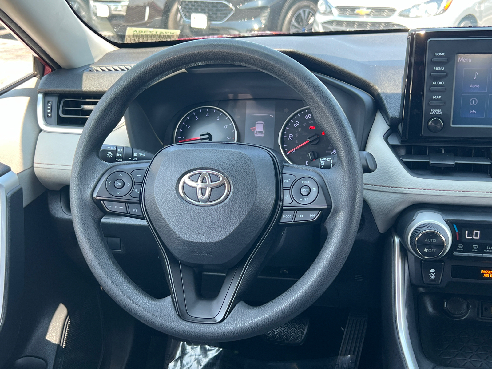 2019 Toyota RAV4 XLE 17