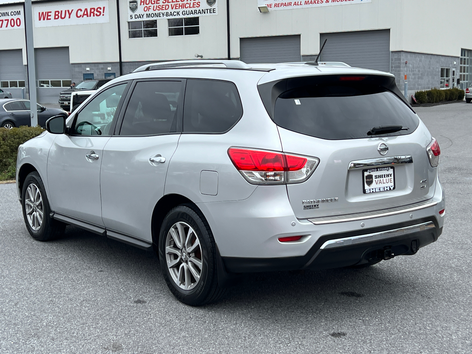 2015 Nissan Pathfinder SV 4