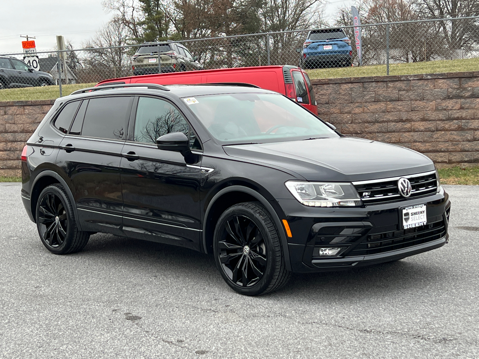 2021 Volkswagen Tiguan 2.0T SE R-Line Black 1