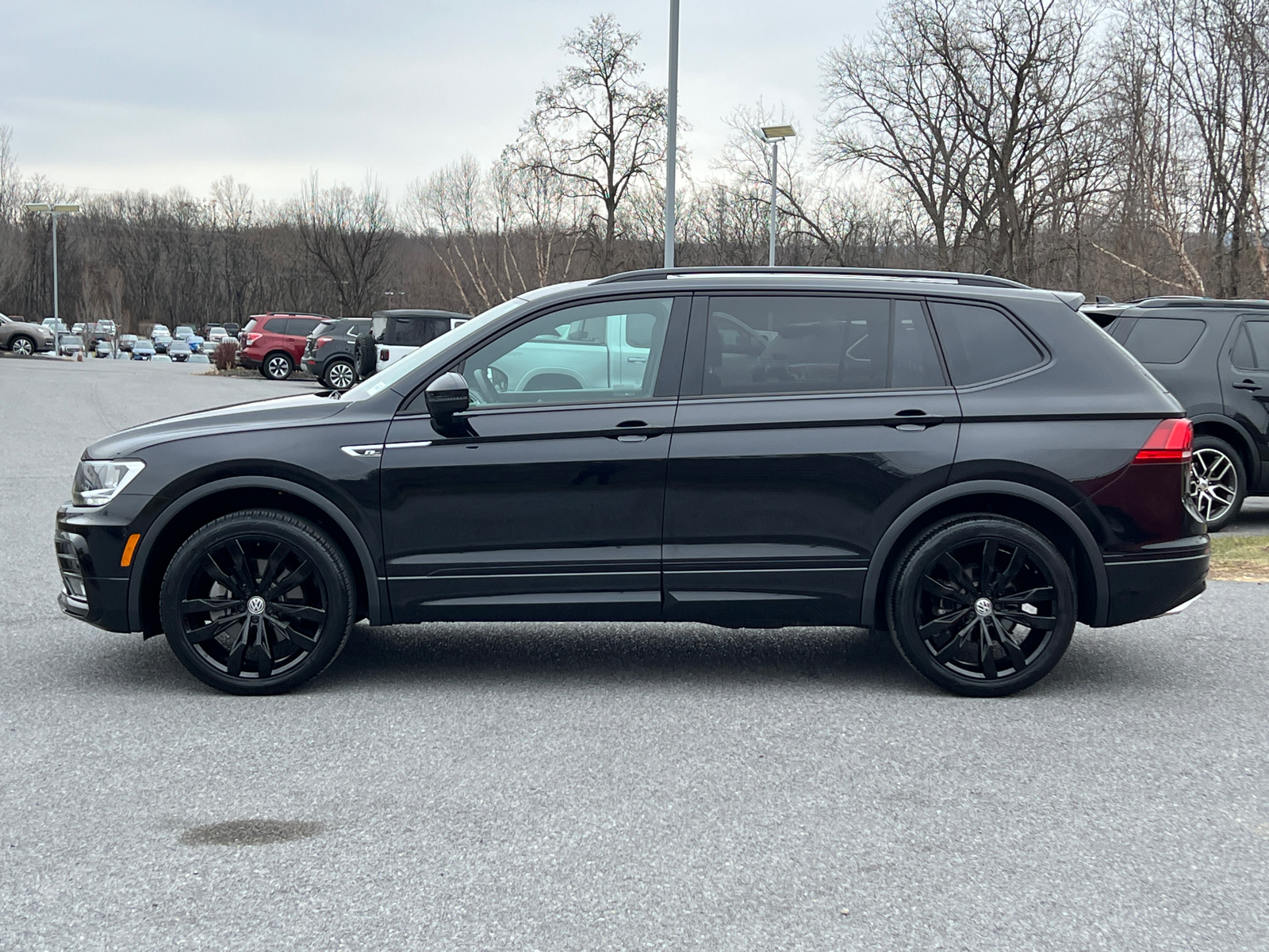 2021 Volkswagen Tiguan 2.0T SE R-Line Black 3