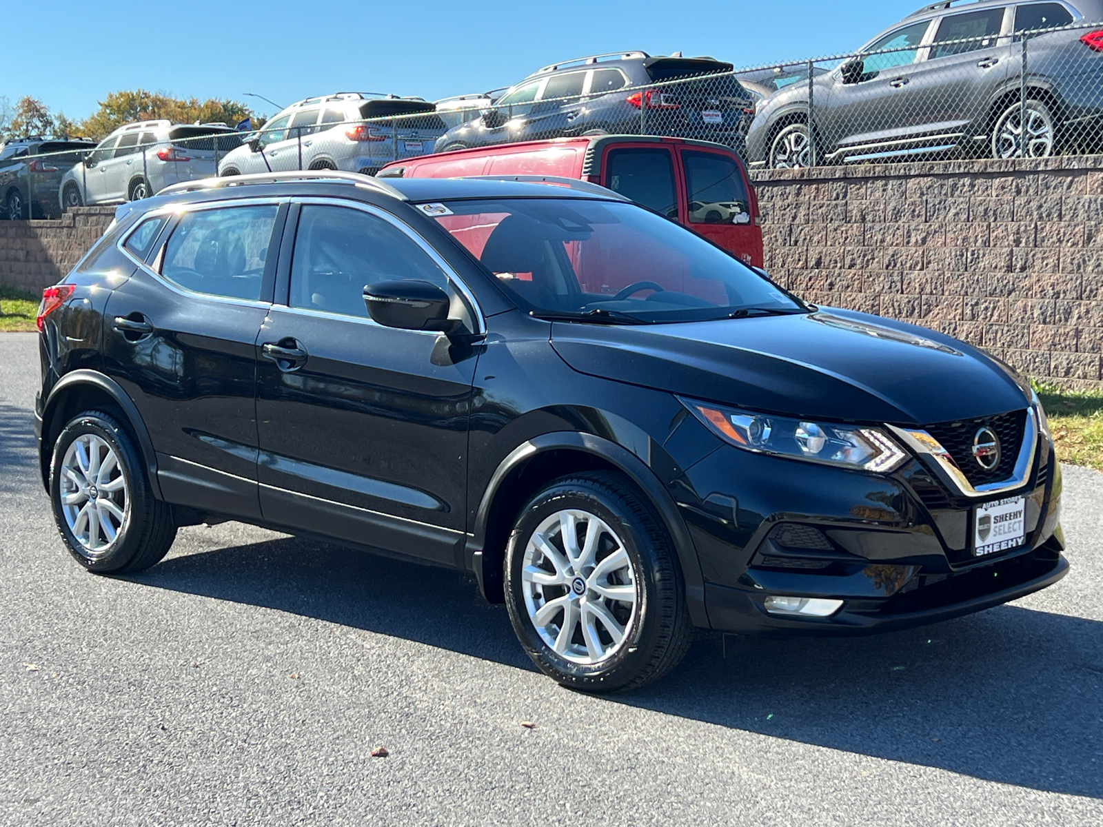 2020 Nissan Rogue Sport SV 1