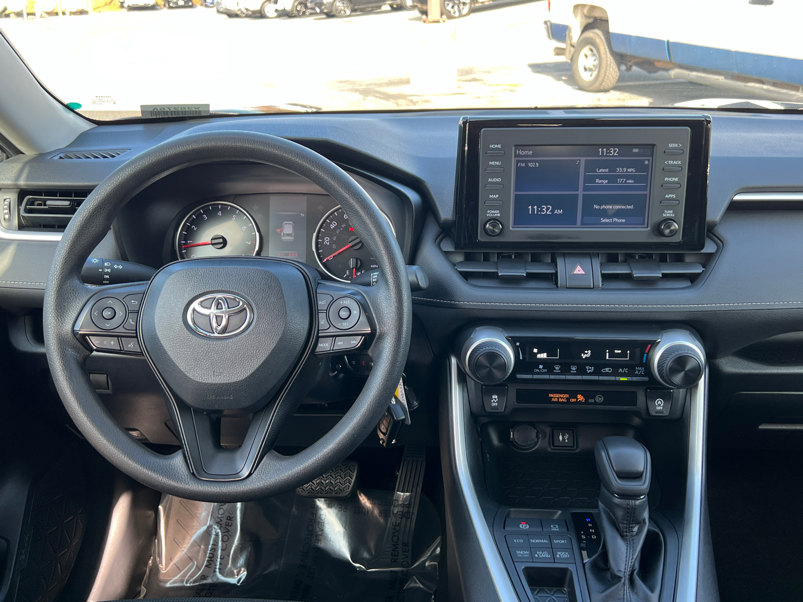 2019 Toyota RAV4 LE 16