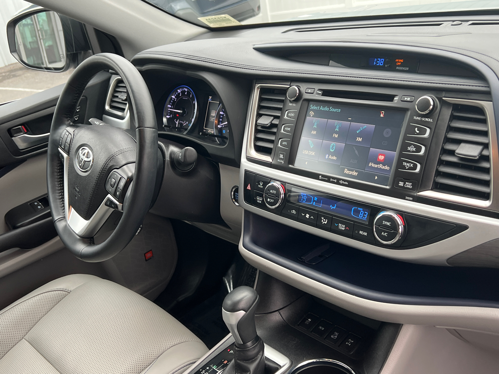 2019 Toyota Highlander Limited Platinum 10