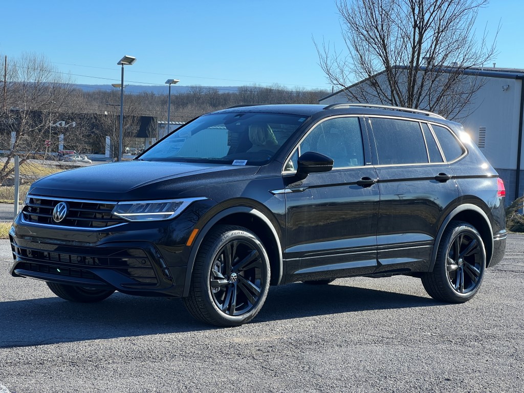 2024 Volkswagen Tiguan 2.0T SE R-Line Black 2