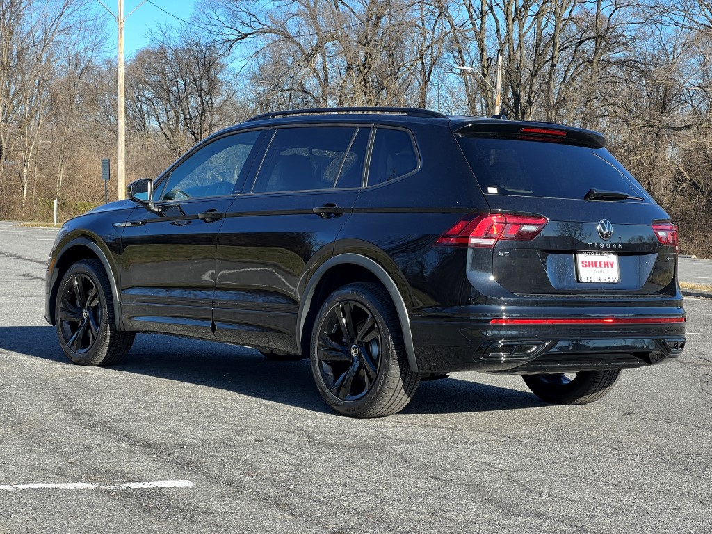 2024 Volkswagen Tiguan 2.0T SE R-Line Black 3