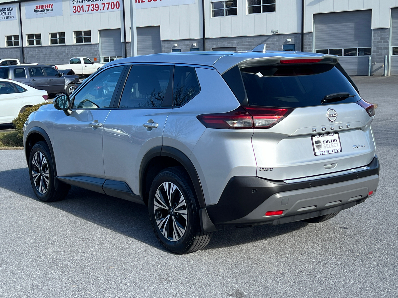 2023 Nissan Rogue SV 4