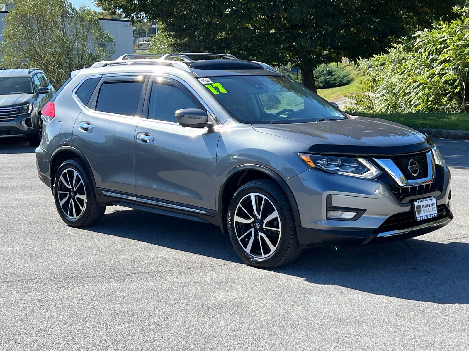 2017 Nissan Rogue SL 1