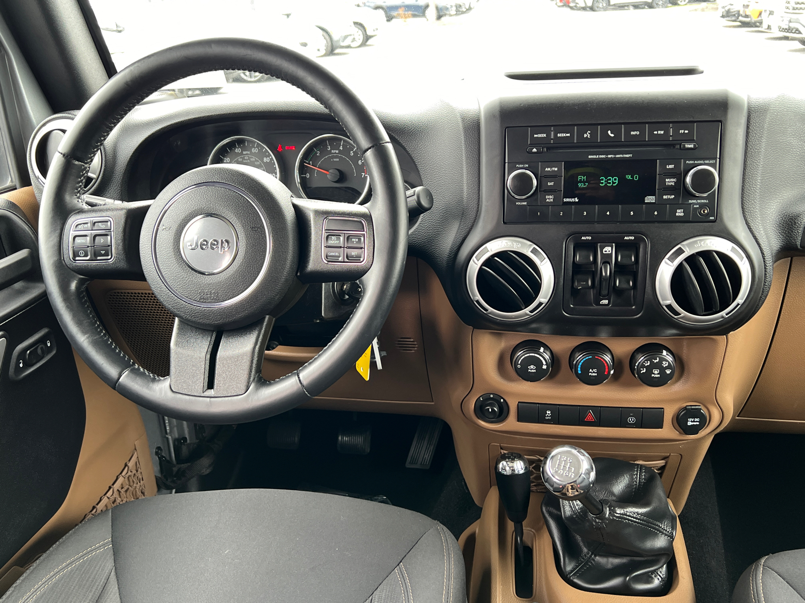 2015 Jeep Wrangler Unlimited Sahara 15