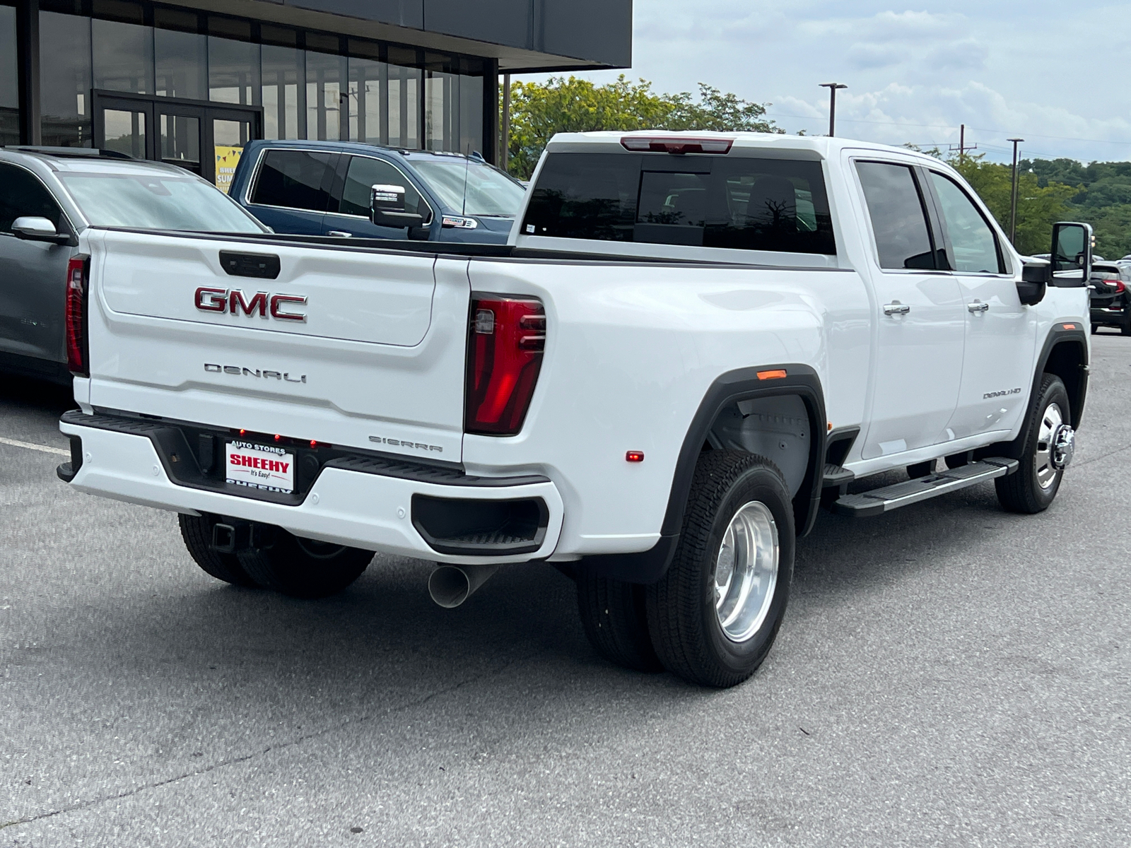 2024 GMC Sierra 3500HD Denali 5