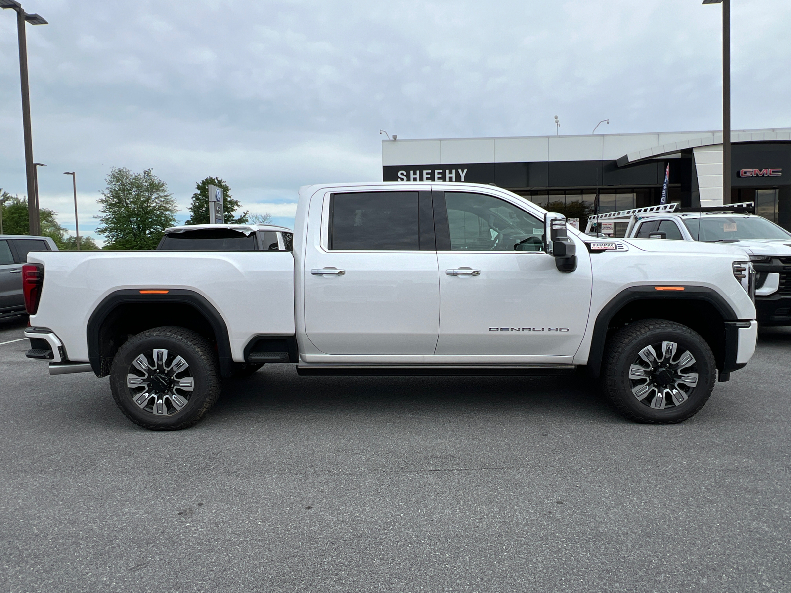 2024 GMC Sierra 2500HD Denali 4